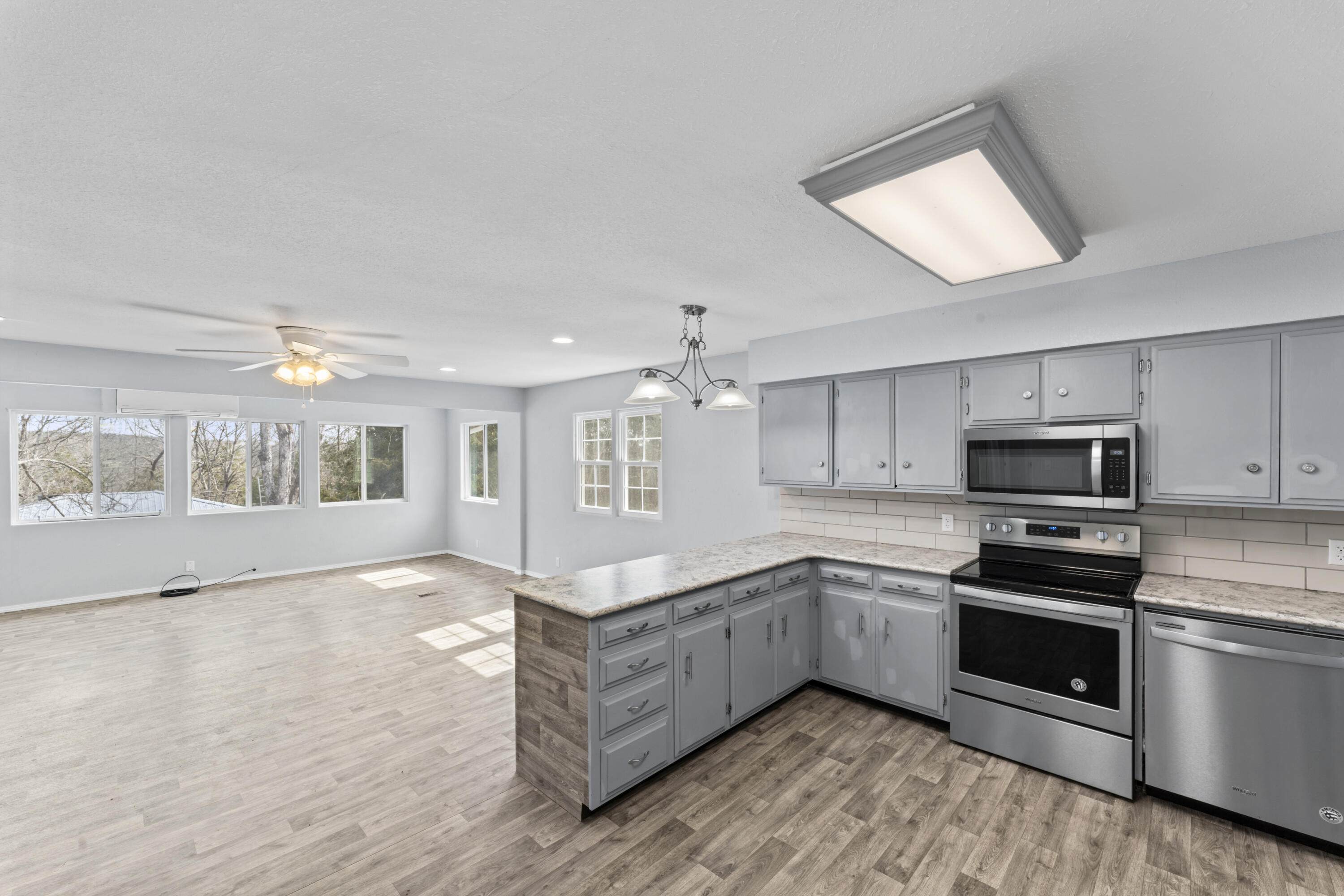 184 South Heatherwood Road Property Photo 3