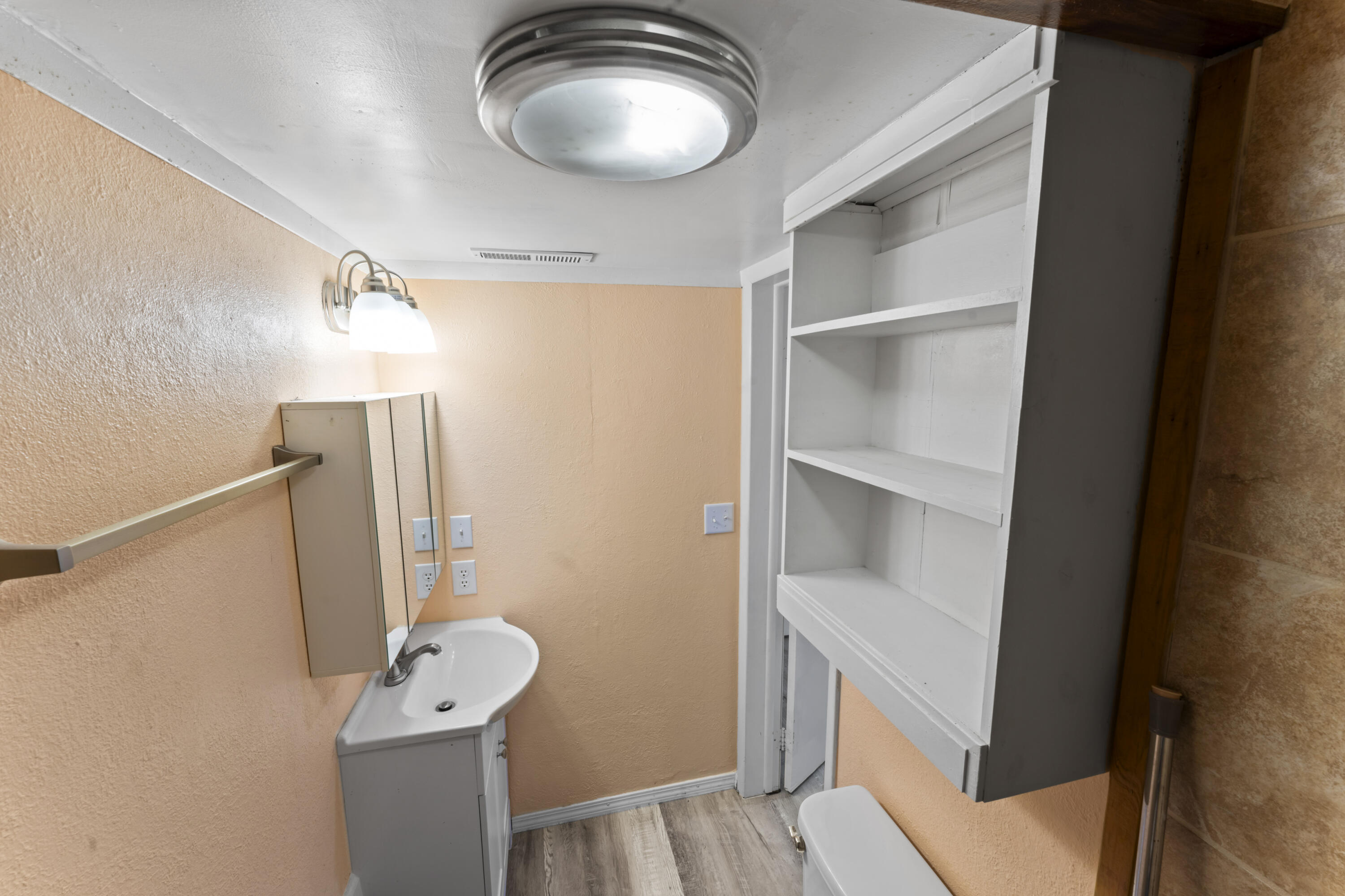 184 South Heatherwood Road Property Photo 24
