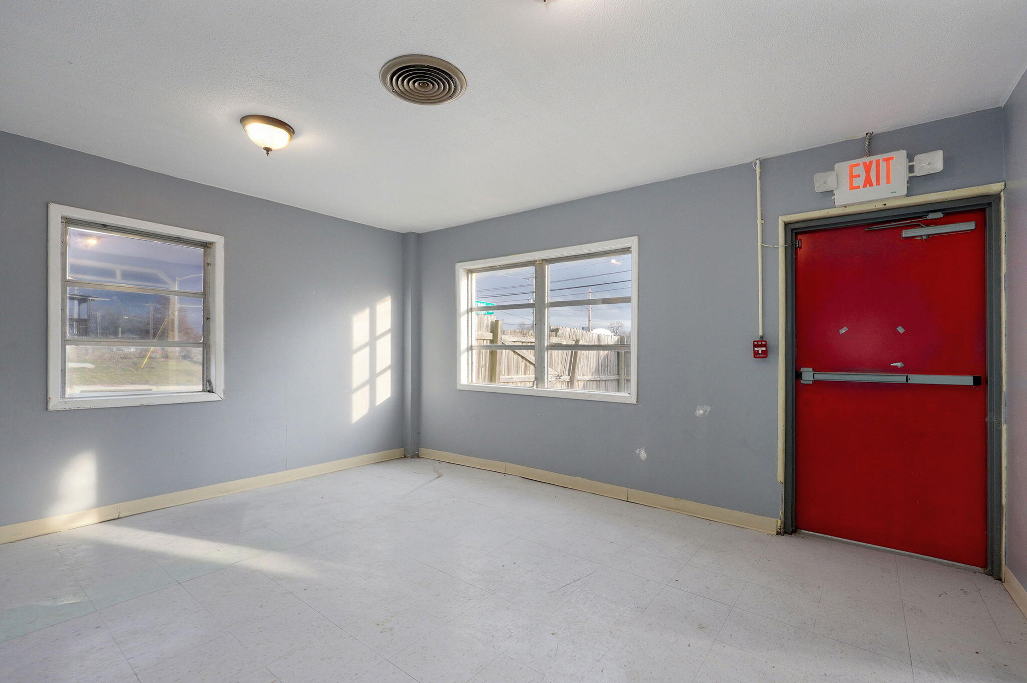 1381 East Division Street Property Photo 13