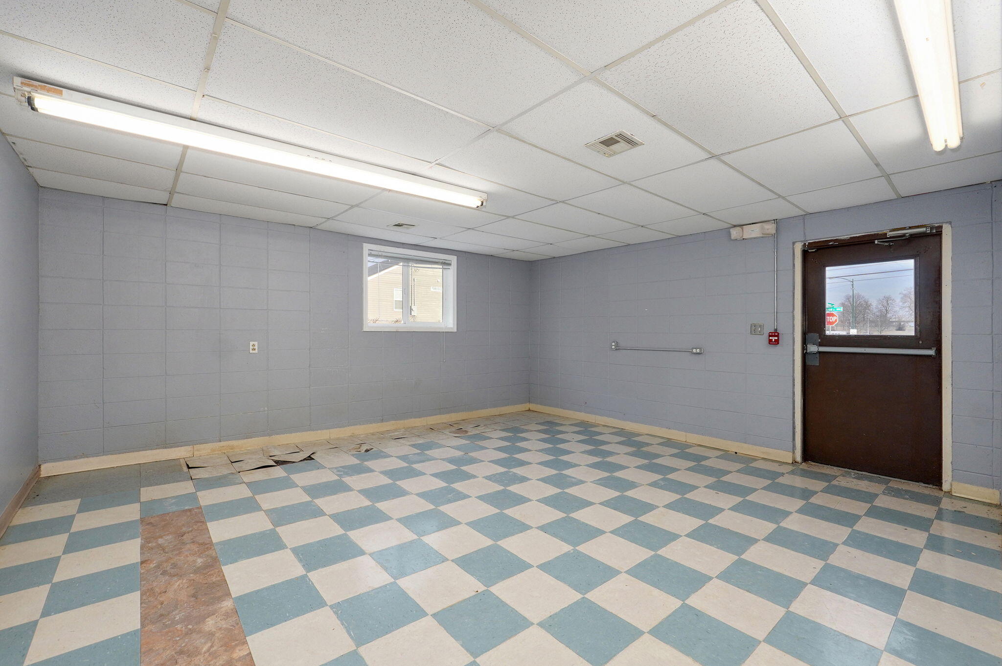 1381 East Division Street Property Photo 27