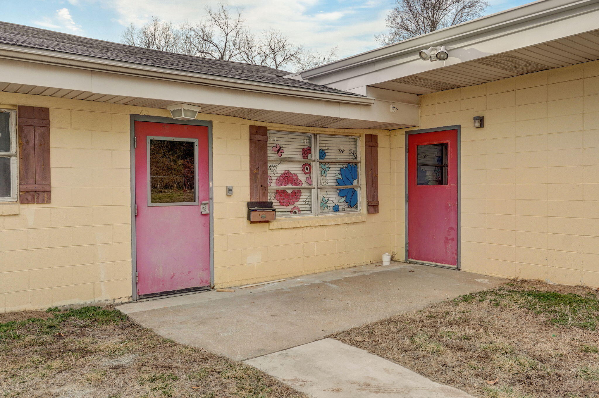 1381 East Division Street Property Photo 2
