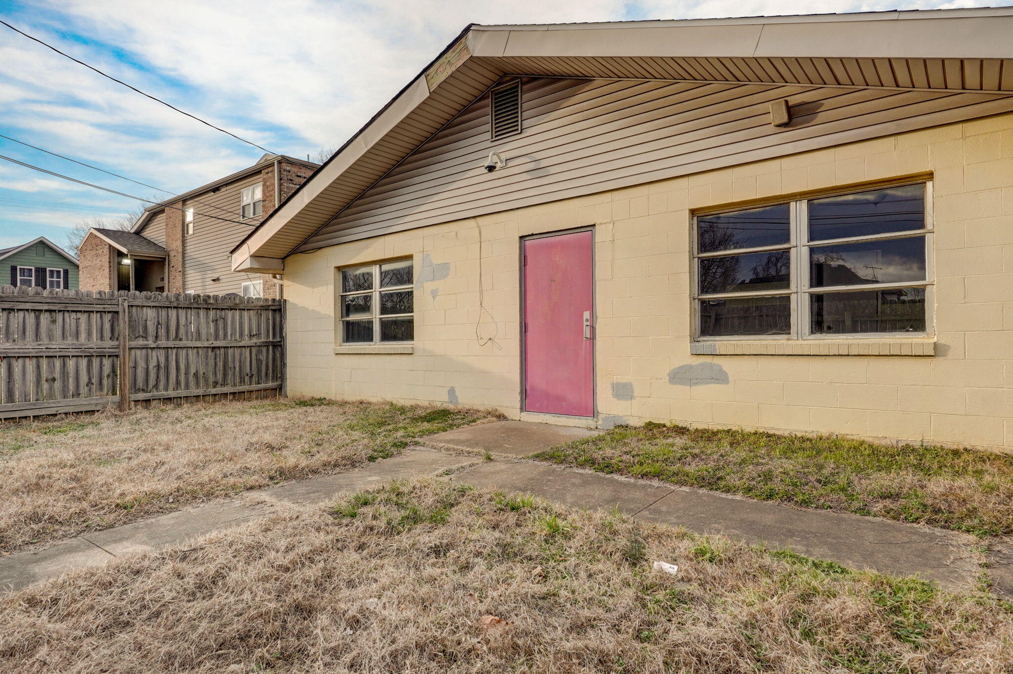 1381 East Division Street Property Photo 3