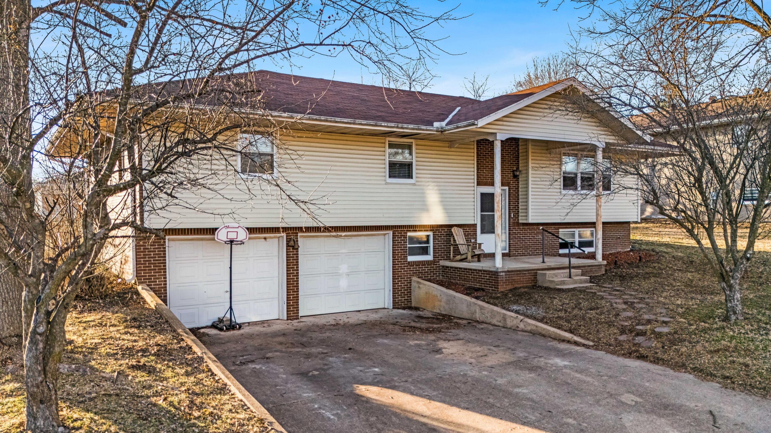 1029 North College Street Property Photo