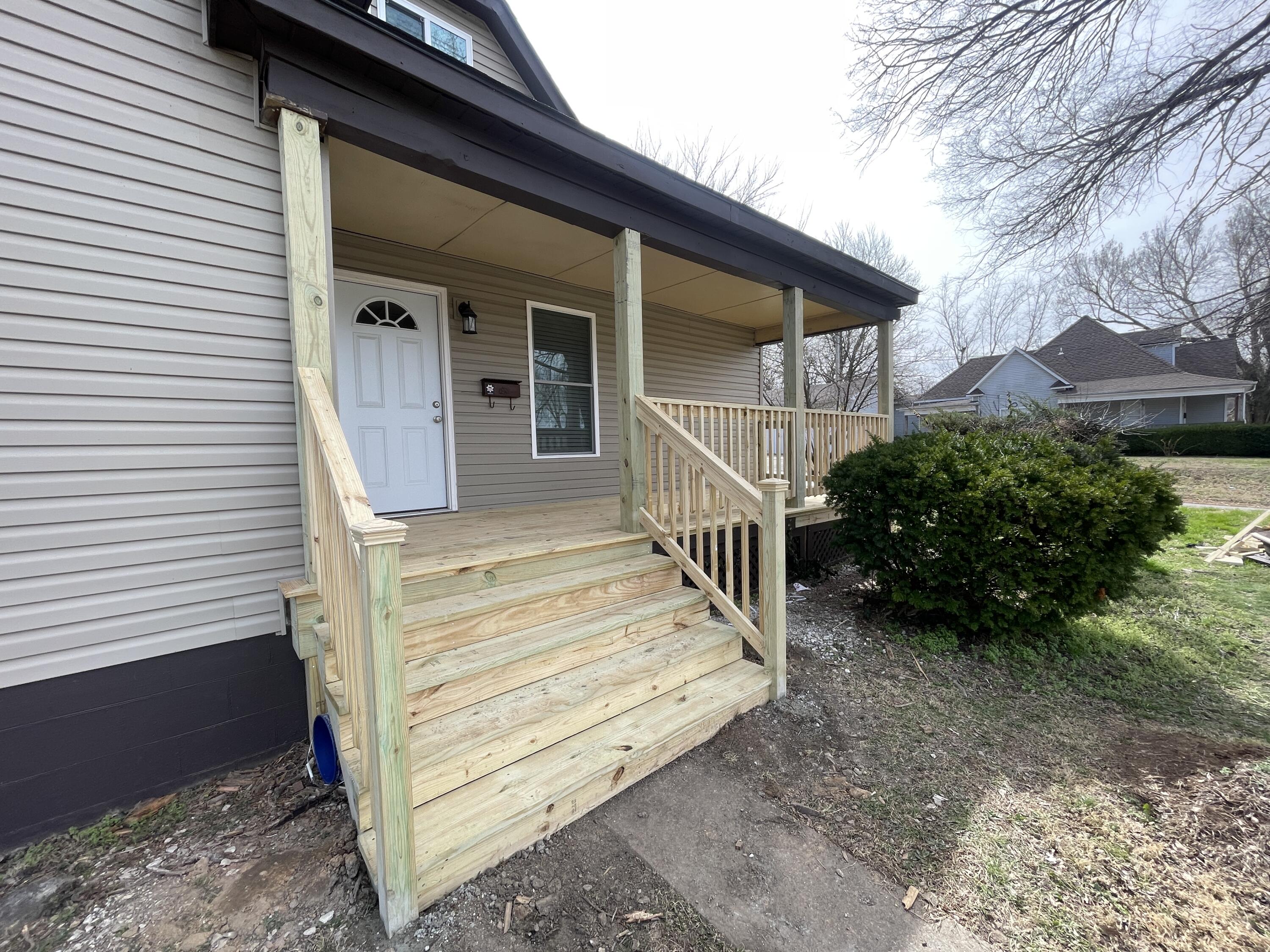 1202 North National Avenue Property Photo 3
