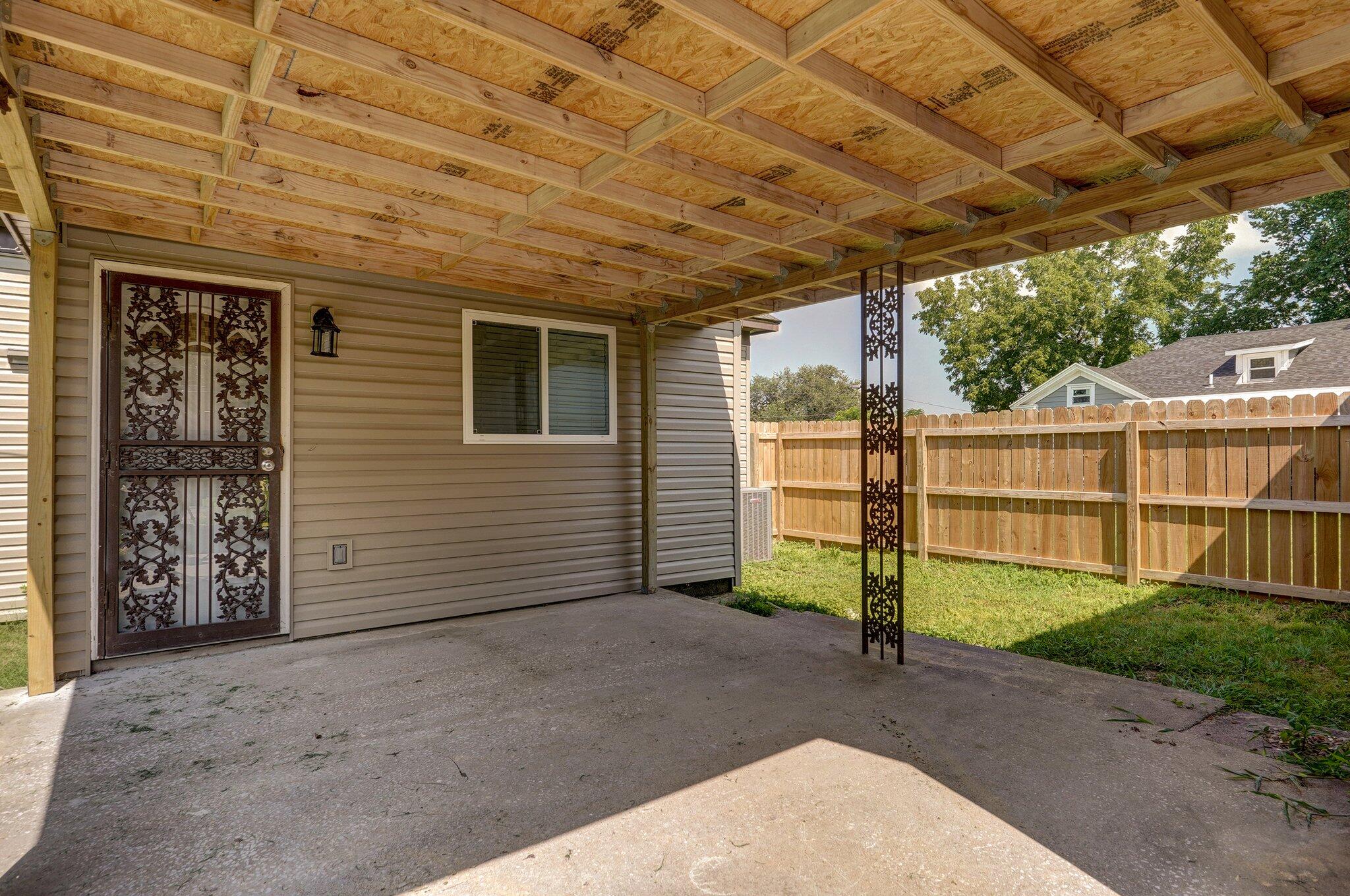 1202 North National Avenue Property Photo 7