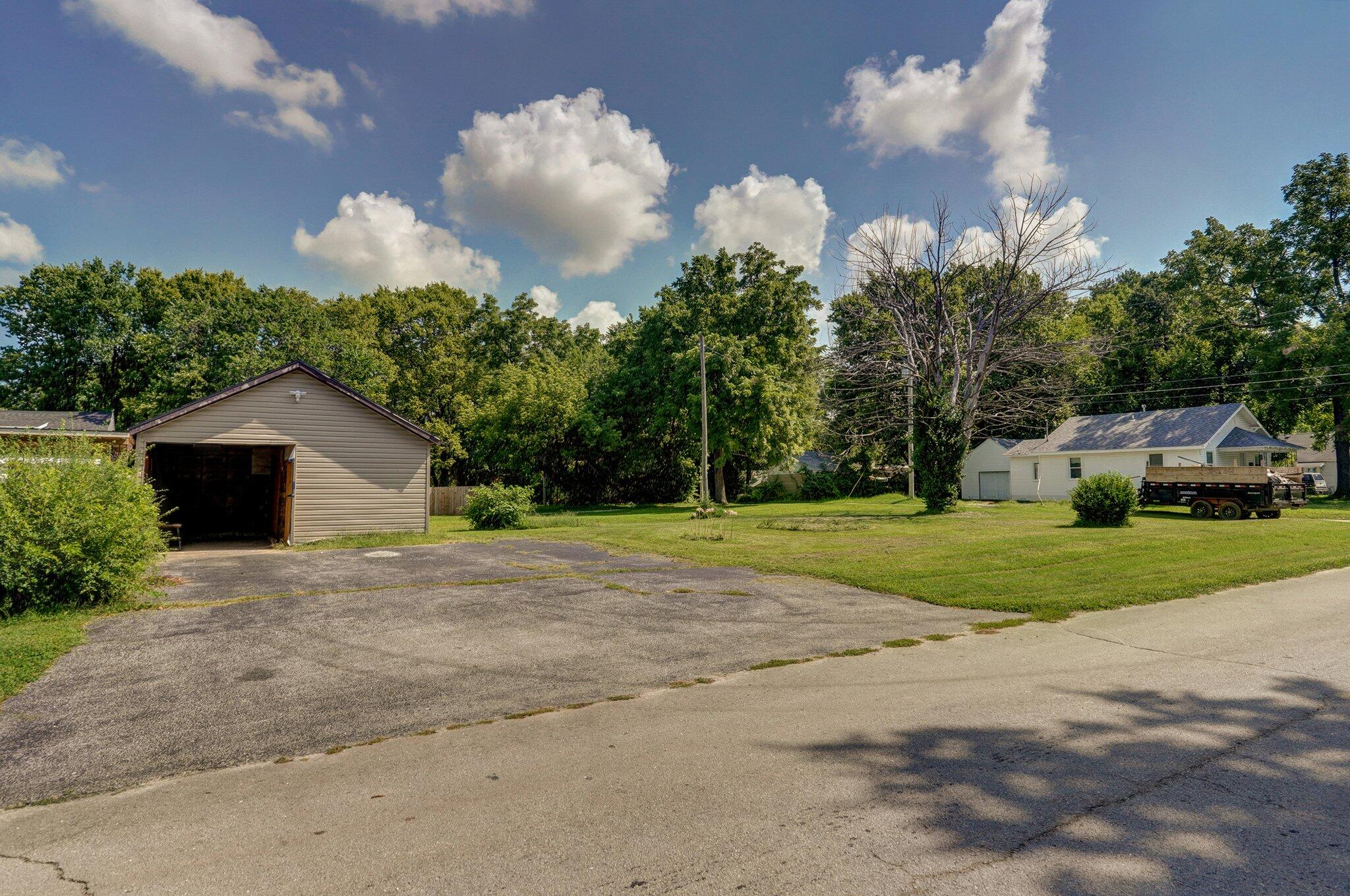 1202 North National Avenue Property Photo 10