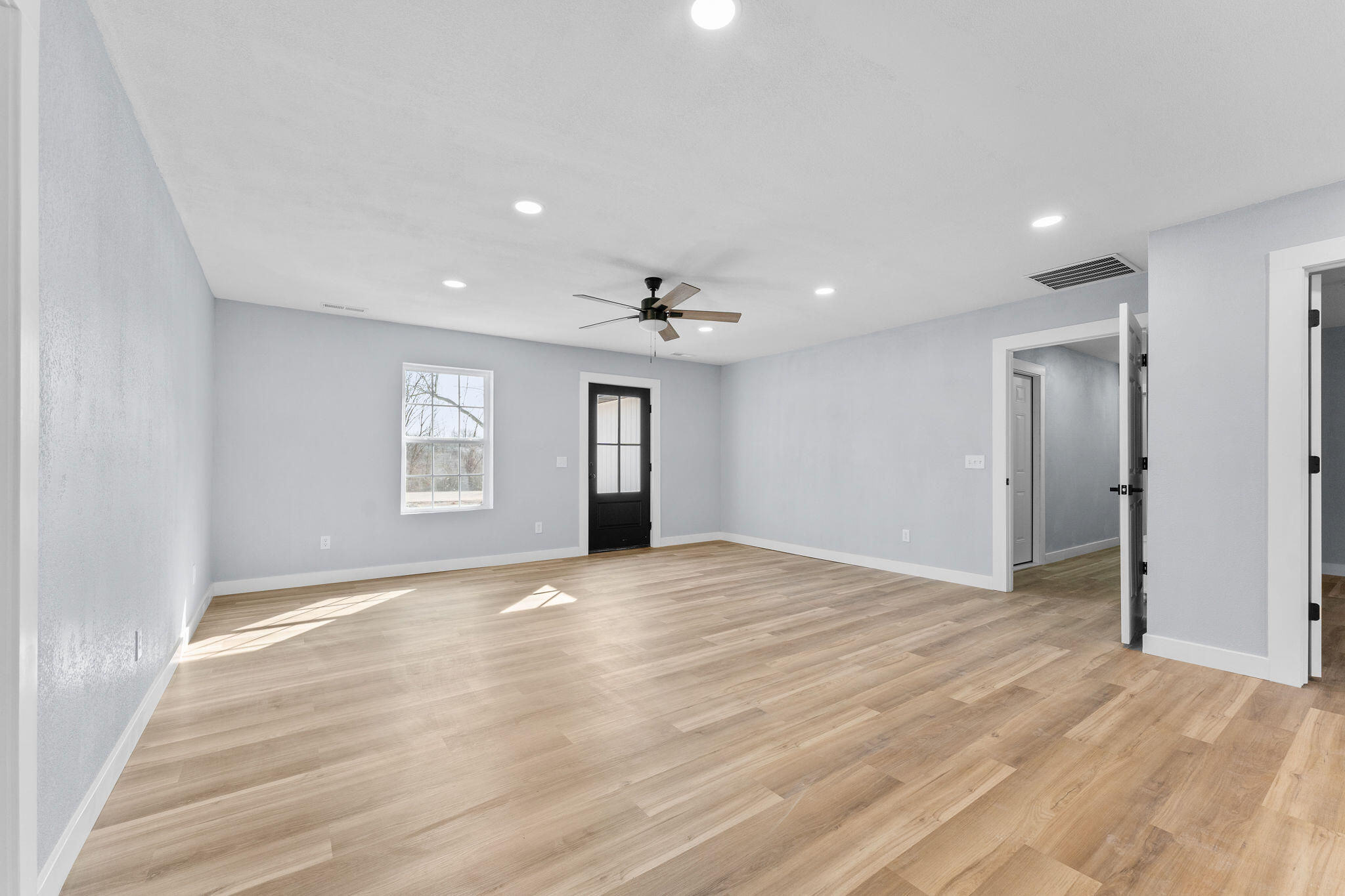 305 Crescent Street Property Photo 6