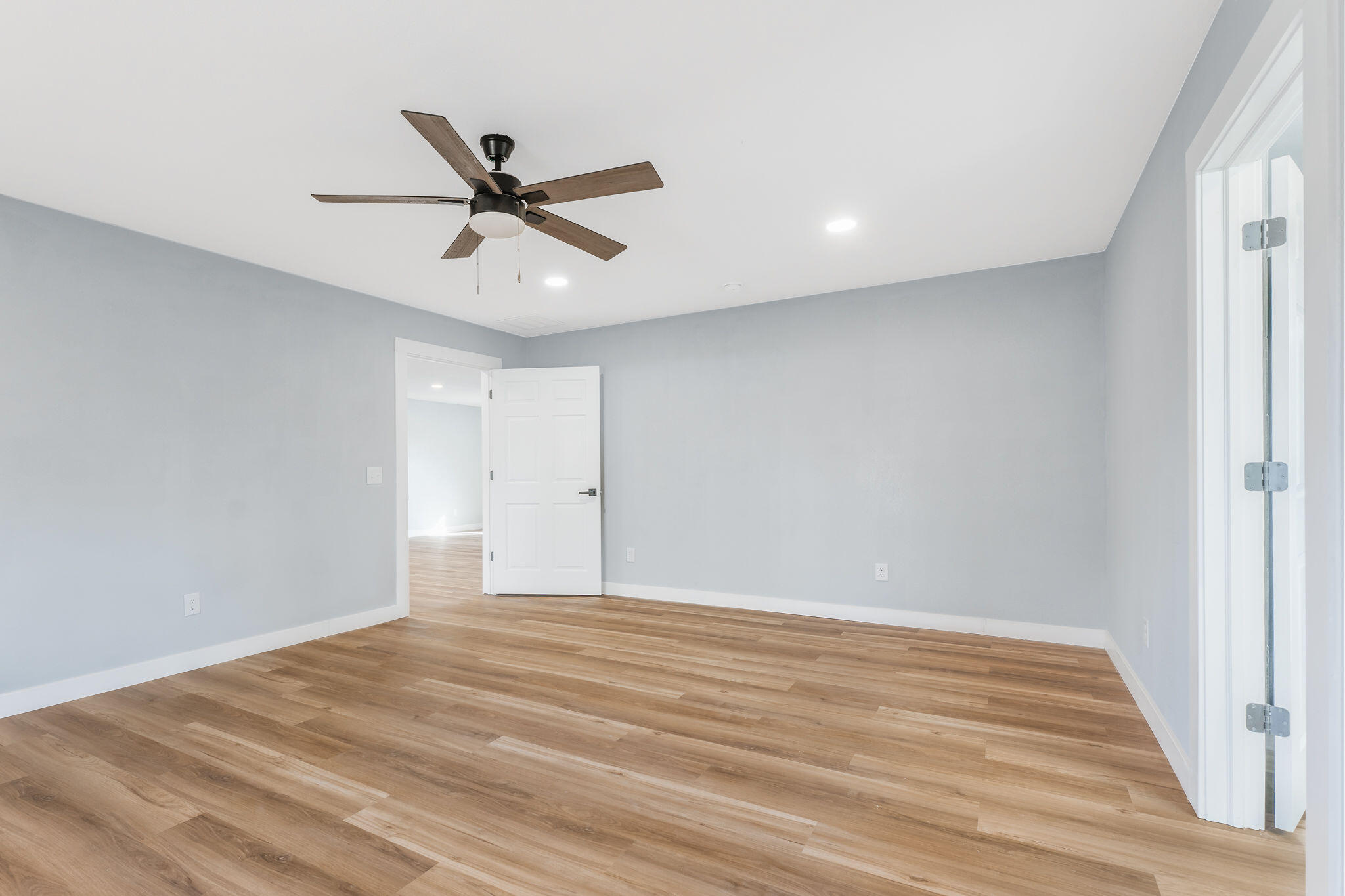 305 Crescent Street Property Photo 10