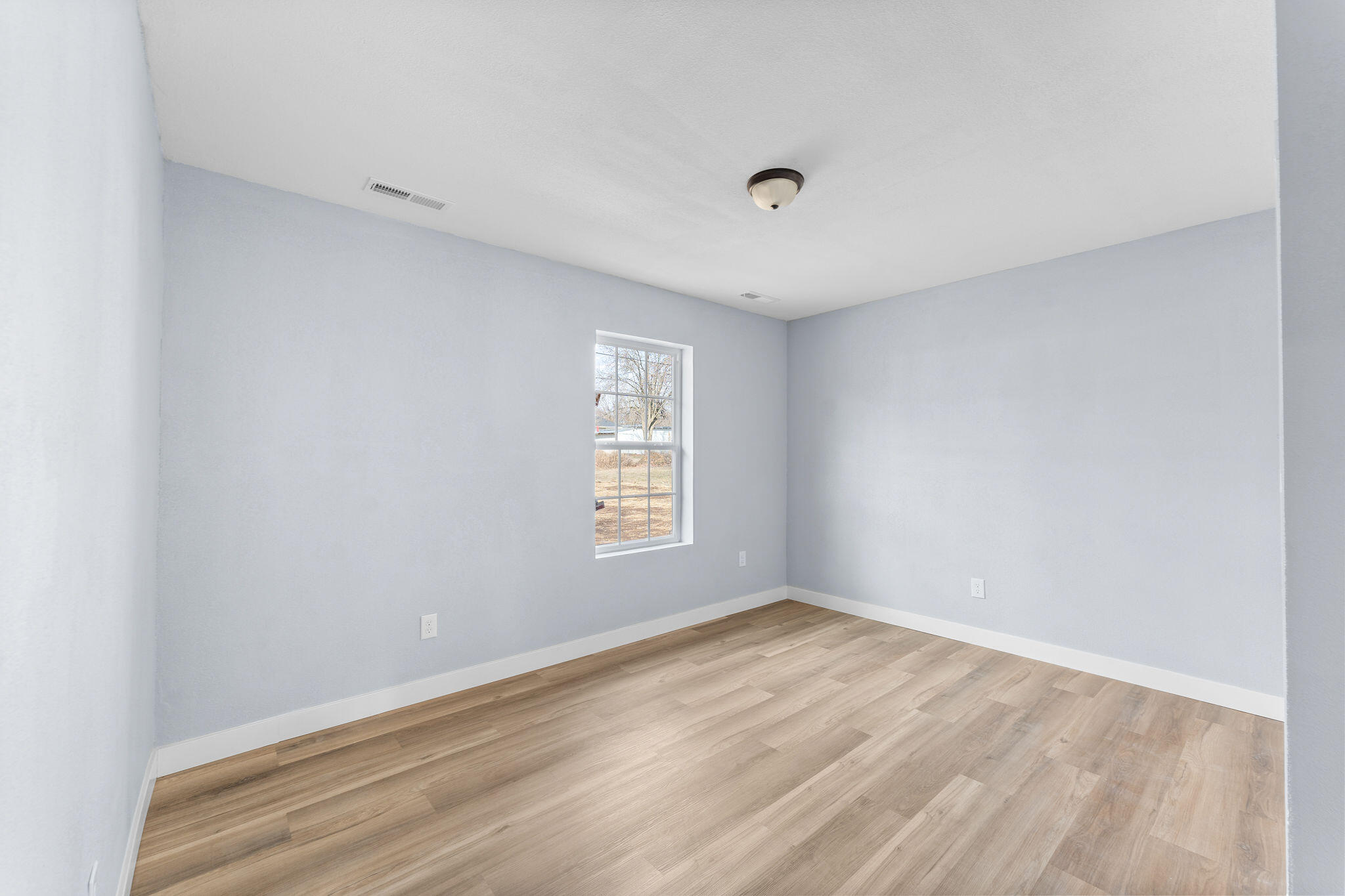 305 Crescent Street Property Photo 13