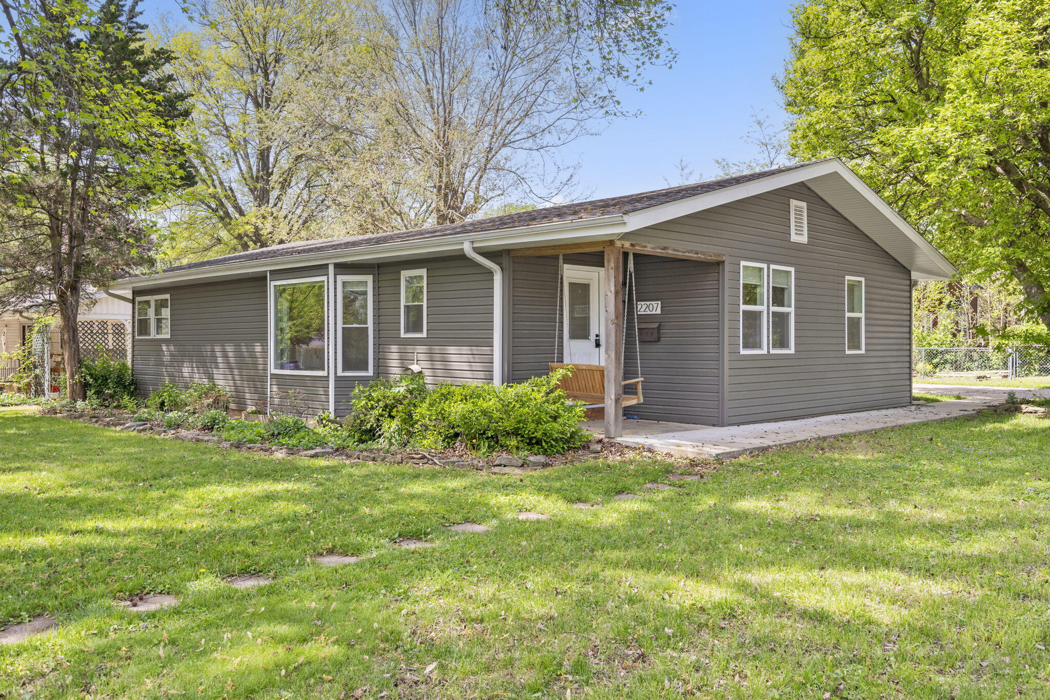 2207 South Florence Avenue Property Photo 1