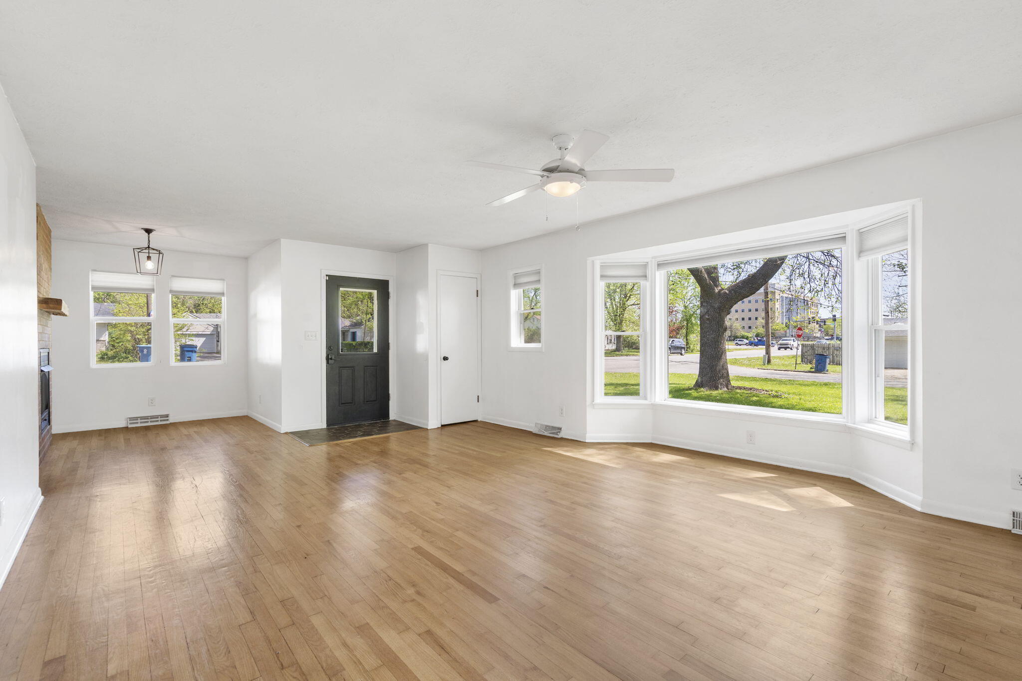 2207 South Florence Avenue Property Photo 6