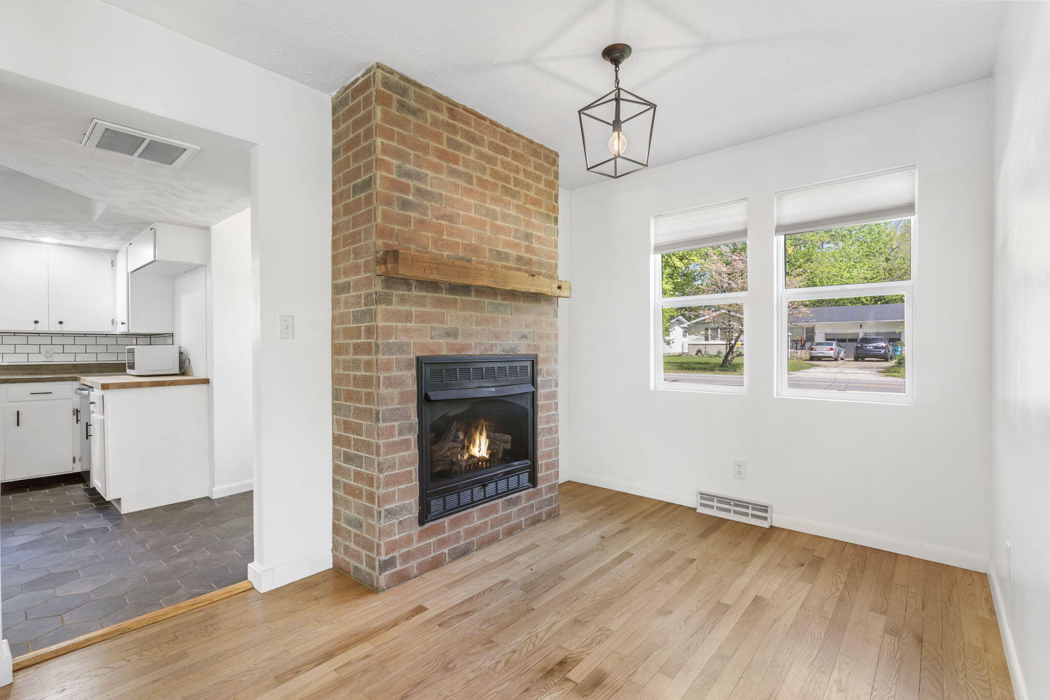 2207 South Florence Avenue Property Photo 7