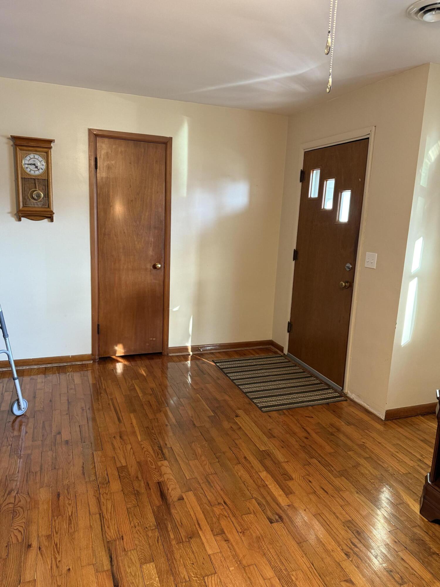 540 West Myrtle Property Photo 4