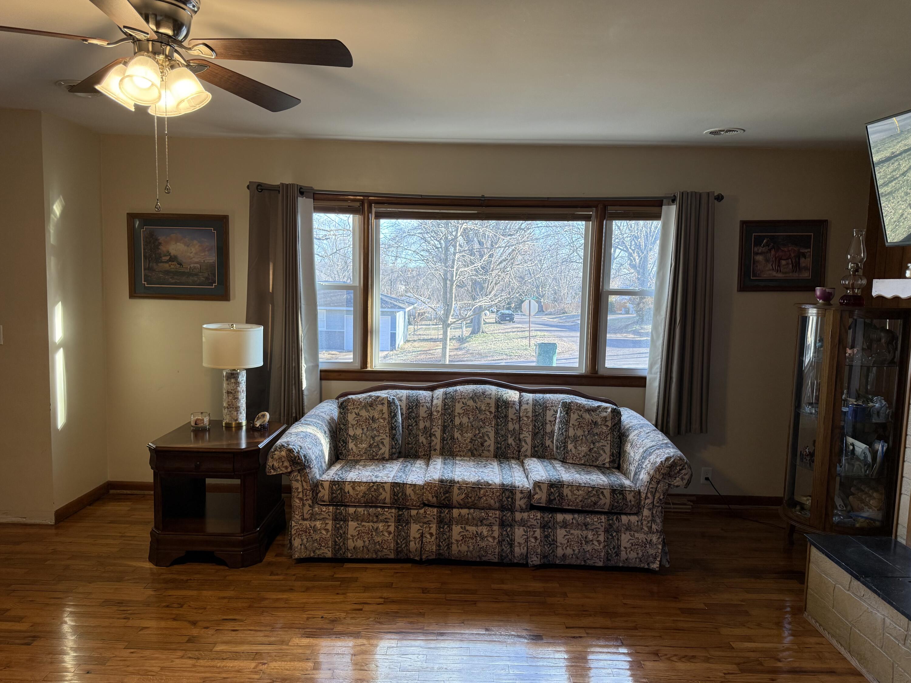 540 West Myrtle Property Photo 6