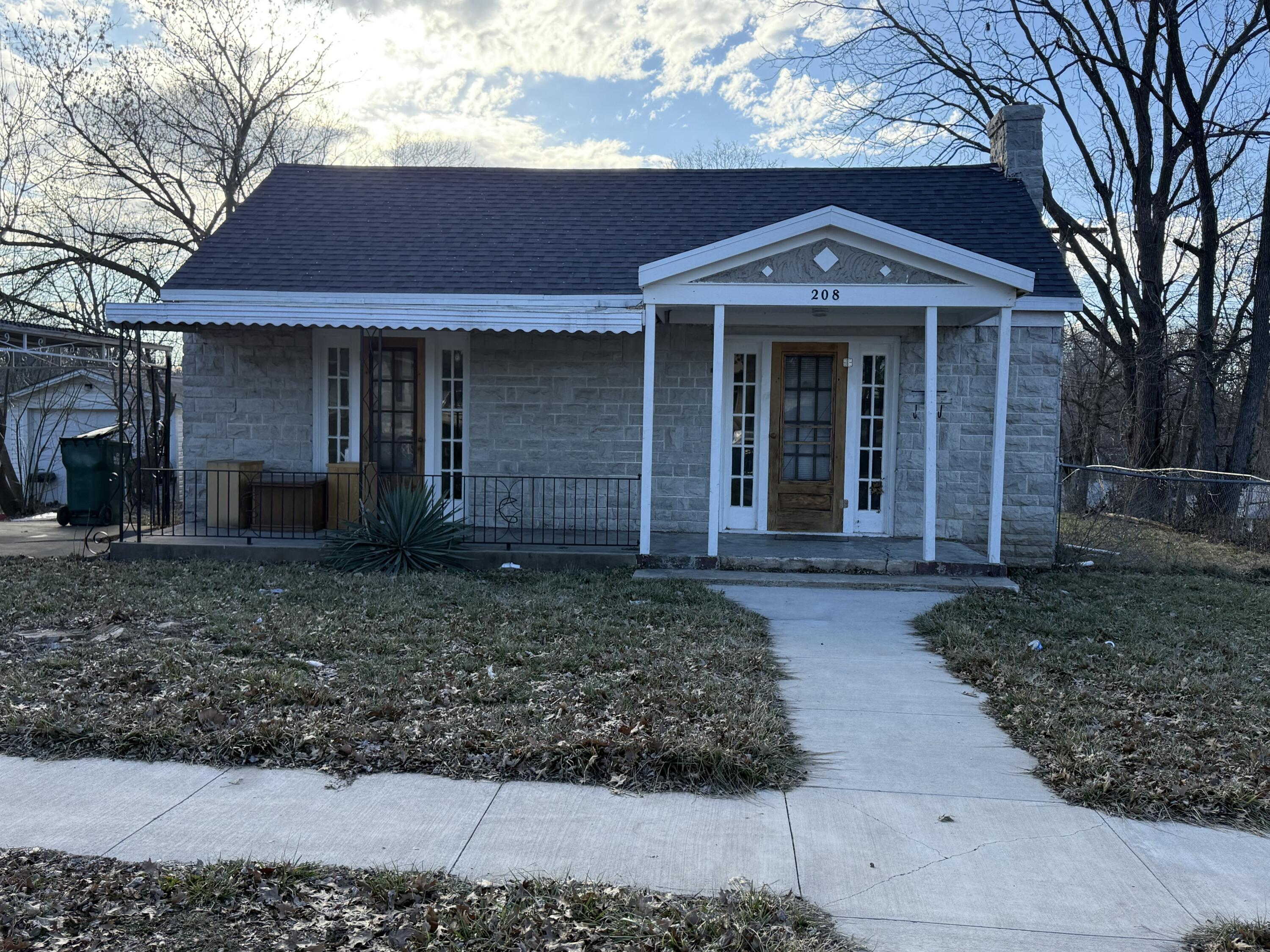 208 North Lincoln Avenue Property Photo