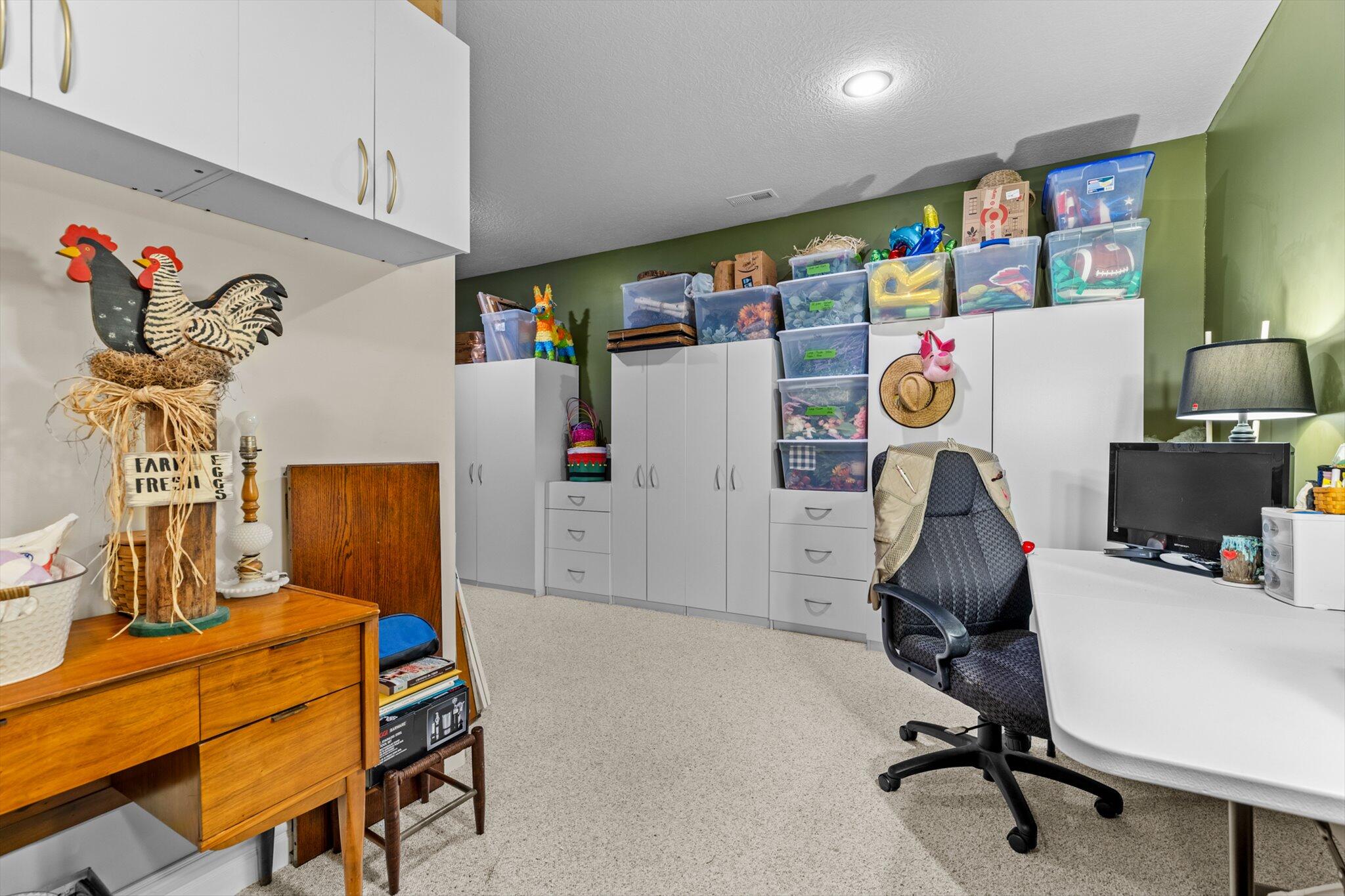 21194 Lawrence 2230 Property Photo 77