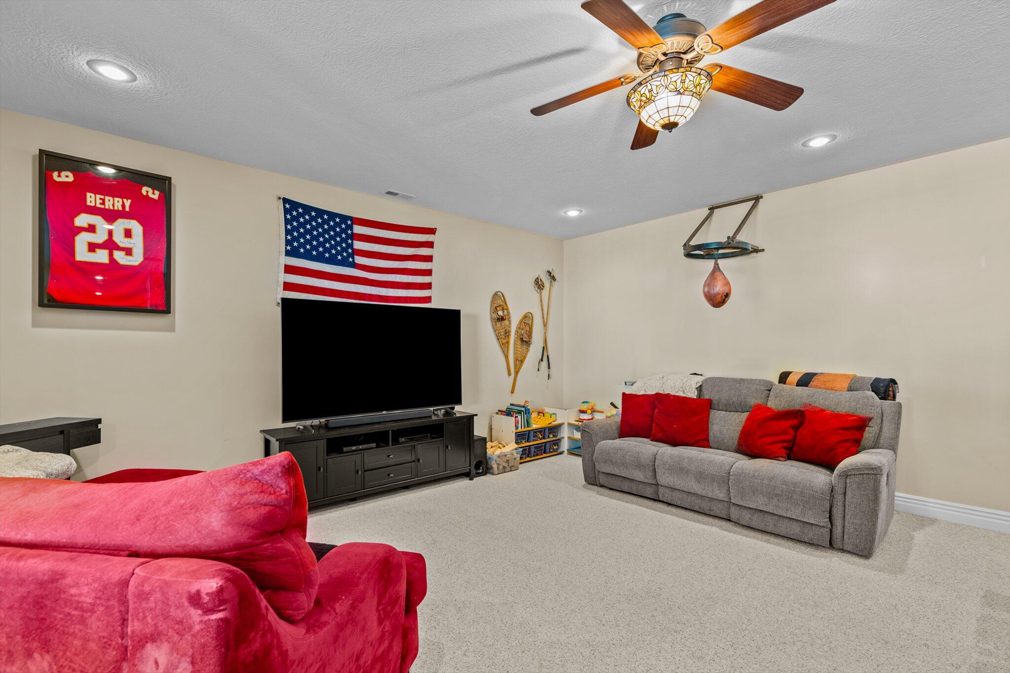 21194 Lawrence 2230 Property Photo 81