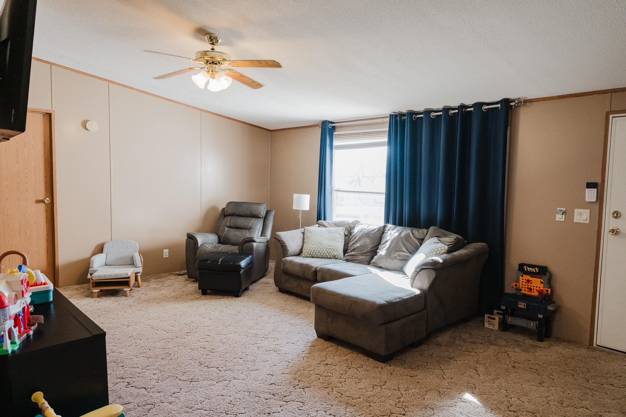 21228 Lawrence 2230 Property Photo 3