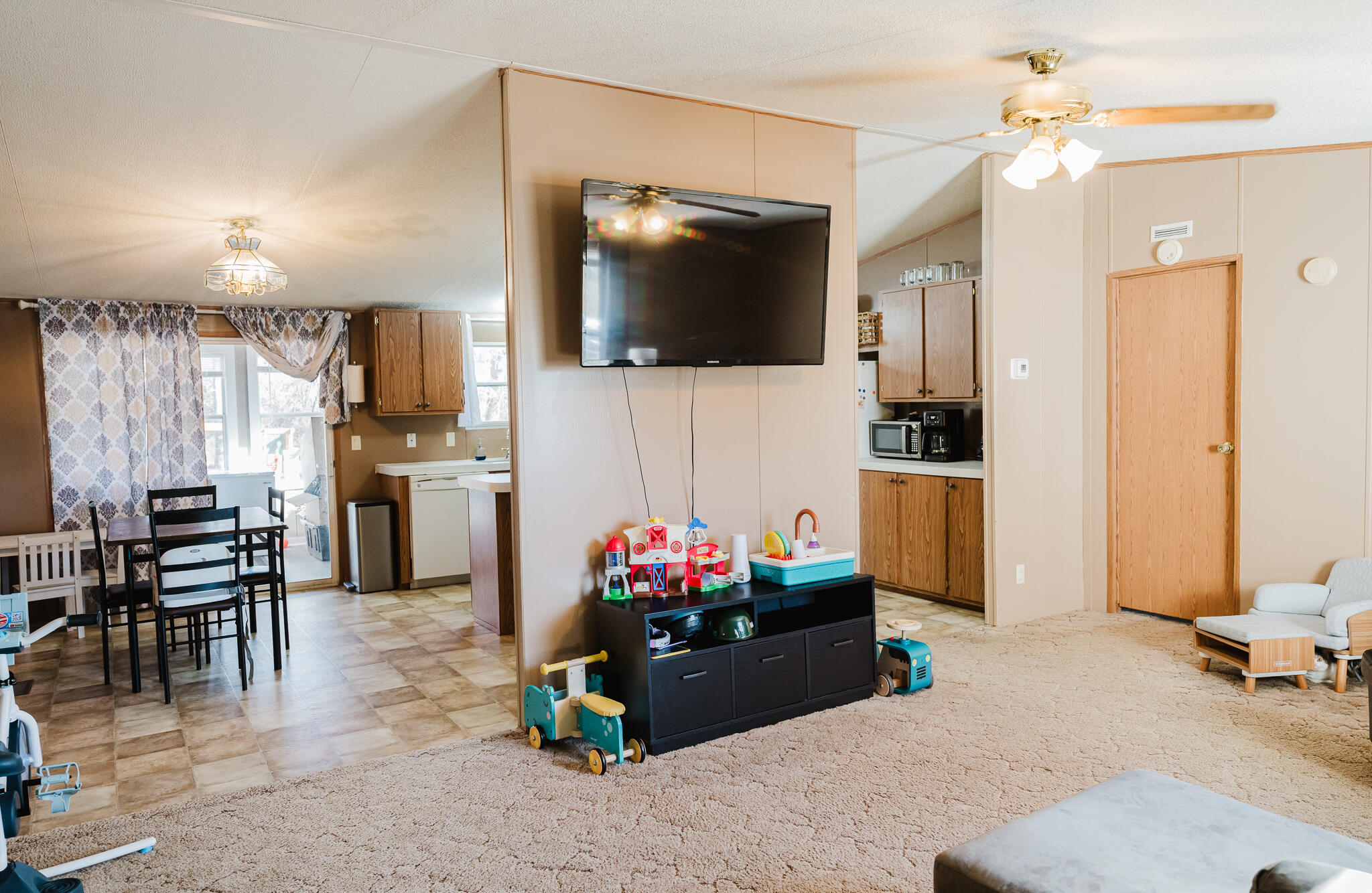 21228 Lawrence 2230 Property Photo 5