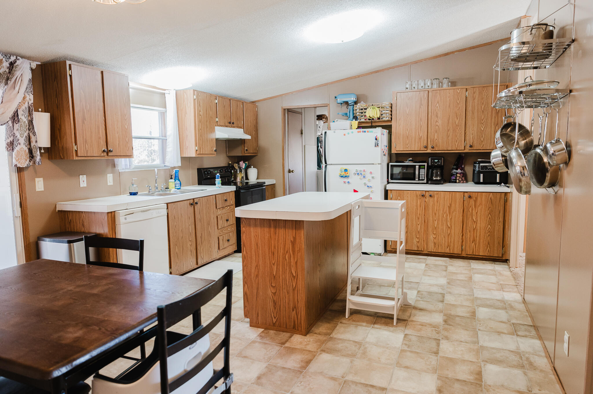 21228 Lawrence 2230 Property Photo 9