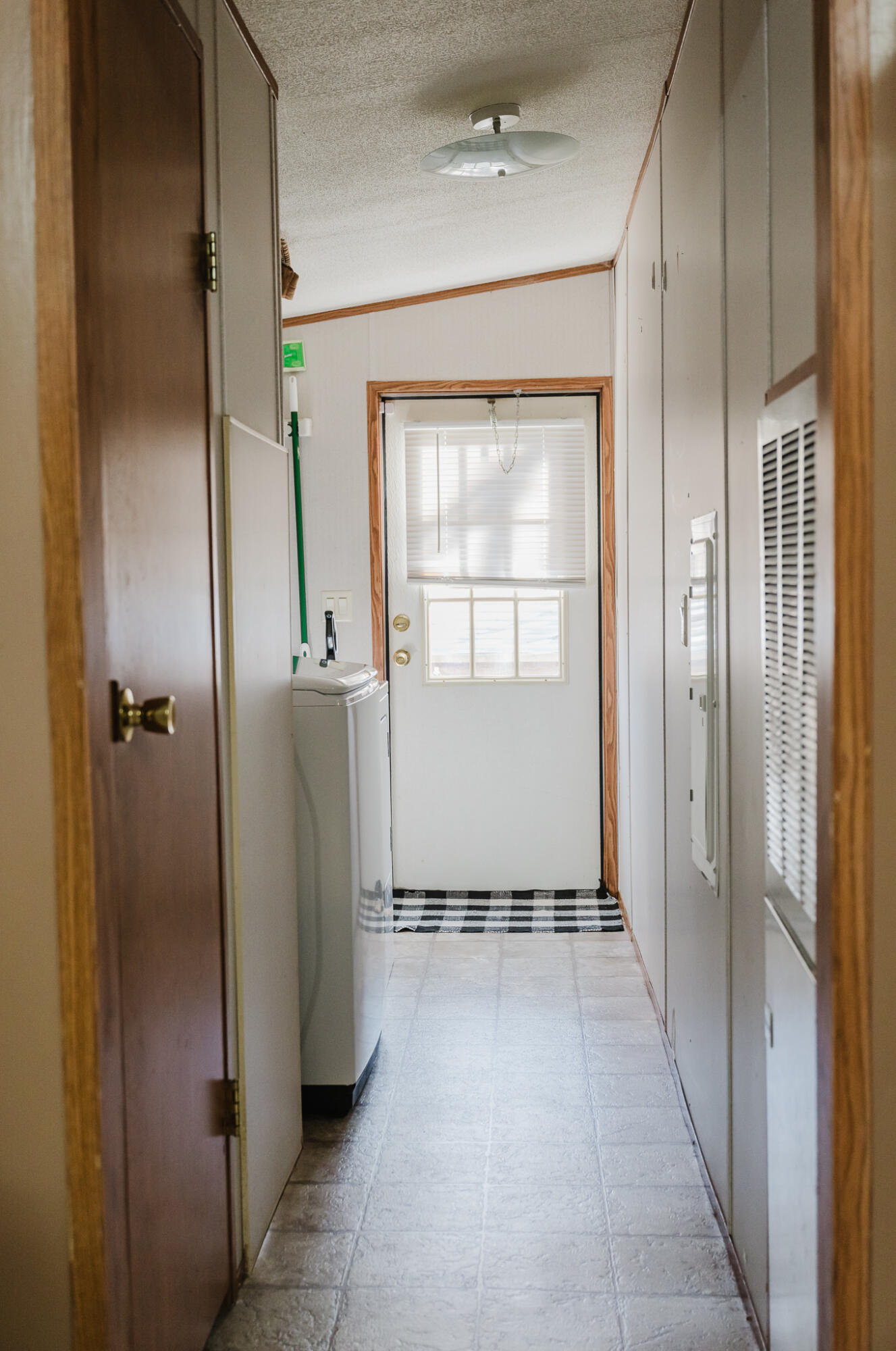 21228 Lawrence 2230 Property Photo 11