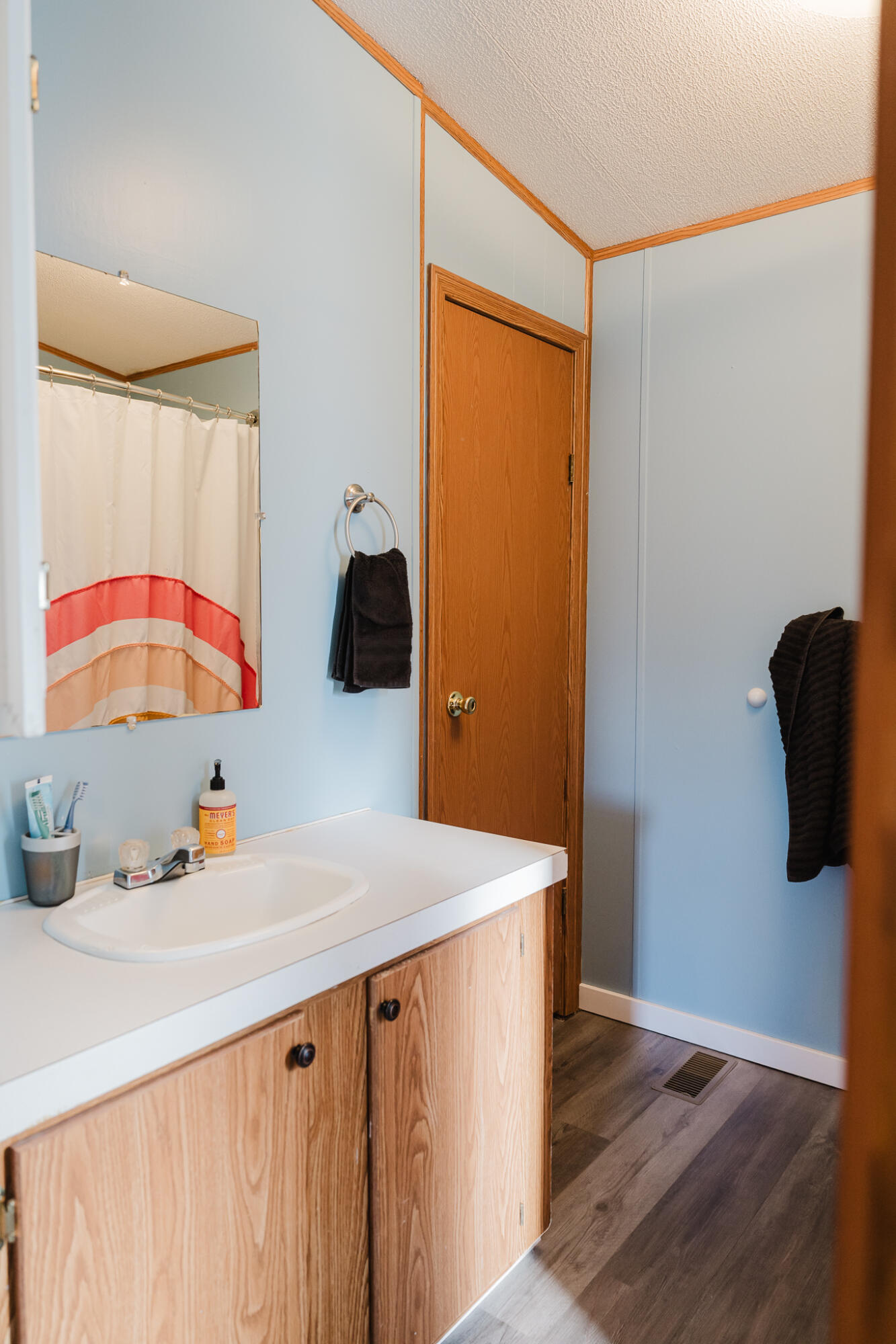 21228 Lawrence 2230 Property Photo 16