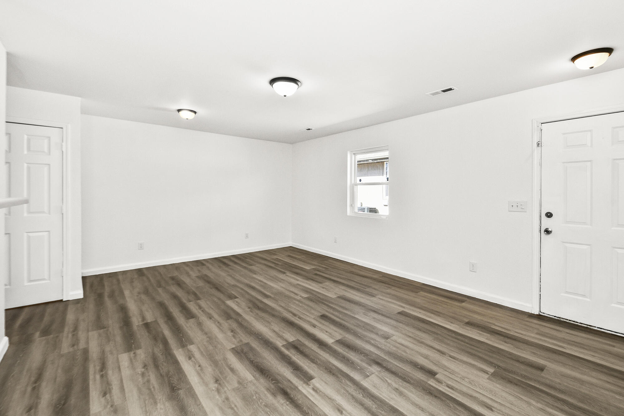 526 North Forest Avenue Property Photo 8