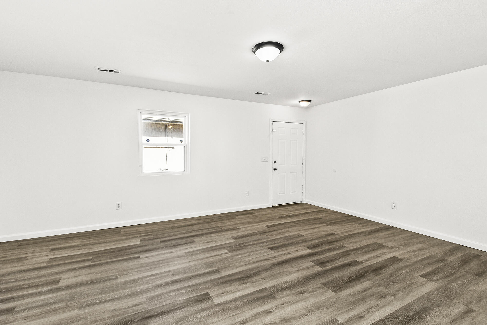 526 North Forest Avenue Property Photo 9