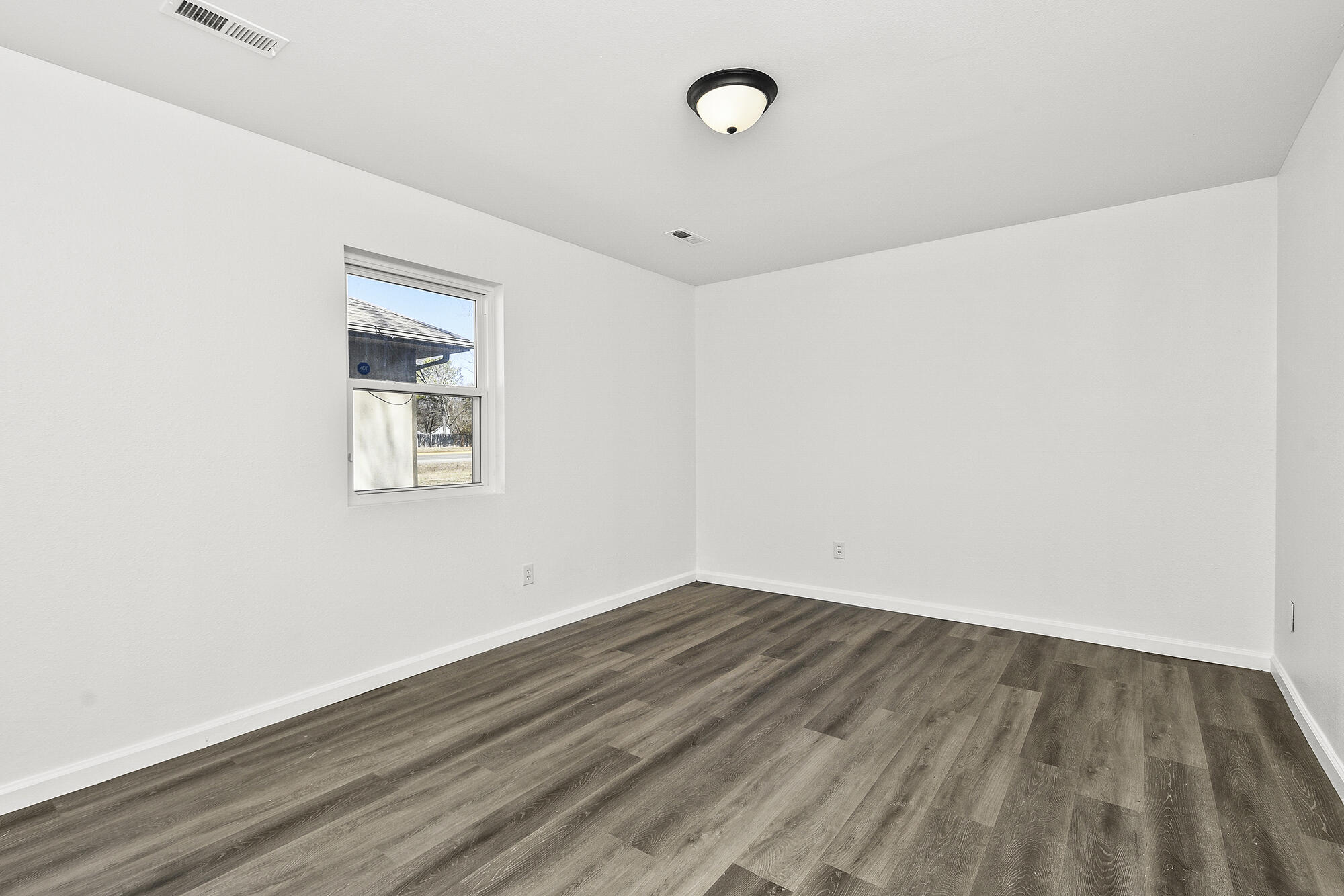 526 North Forest Avenue Property Photo 14