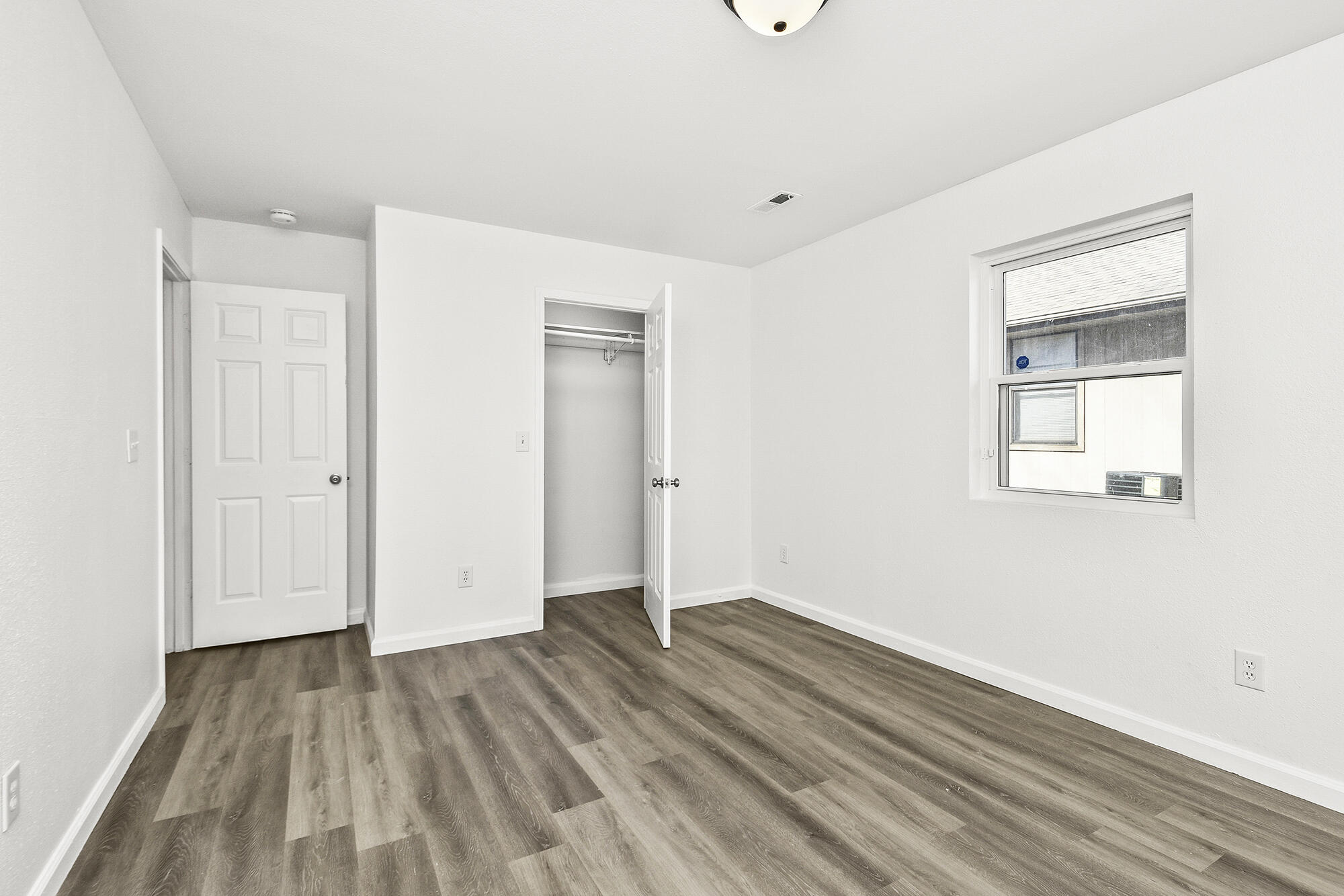 526 North Forest Avenue Property Photo 15