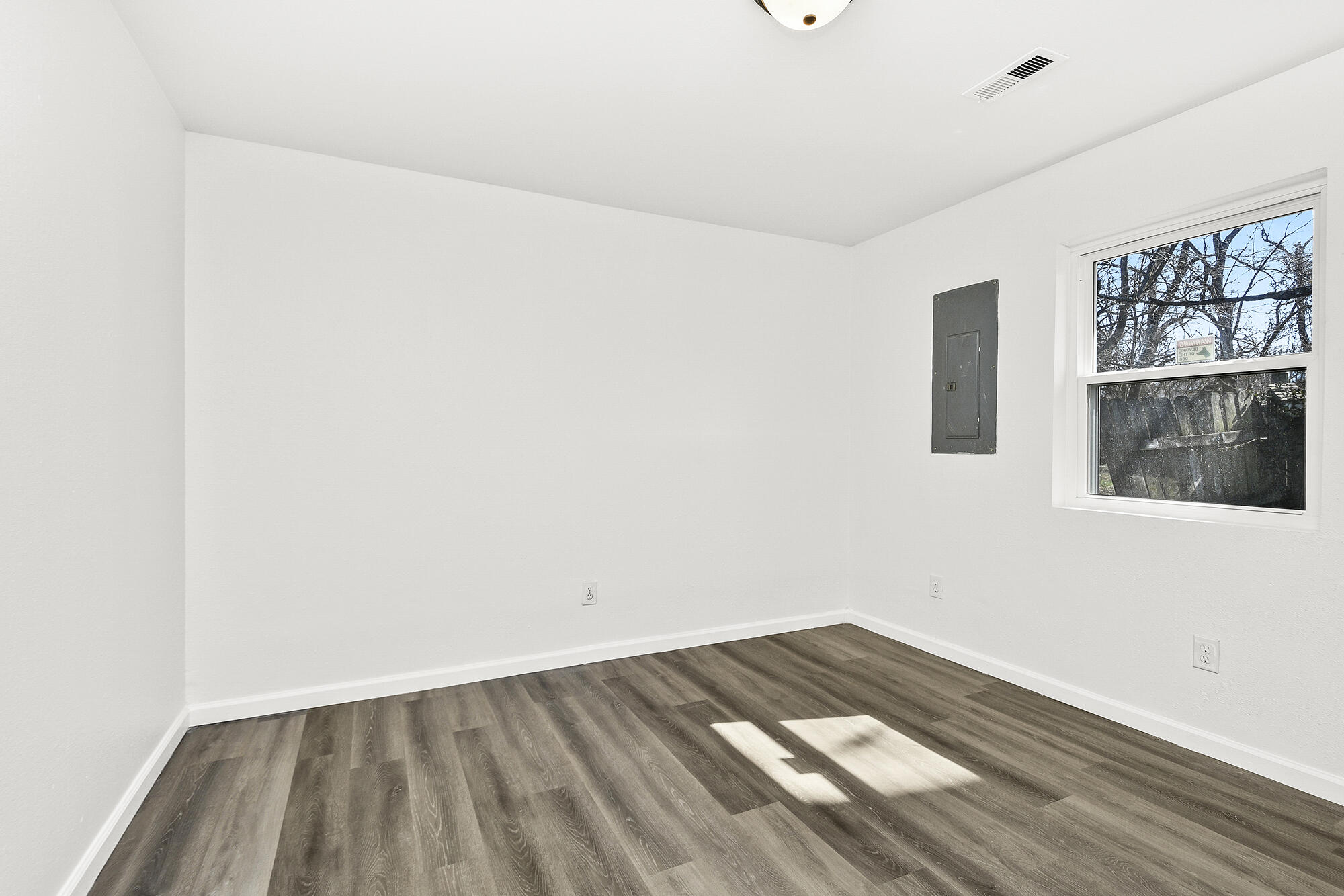 526 North Forest Avenue Property Photo 16