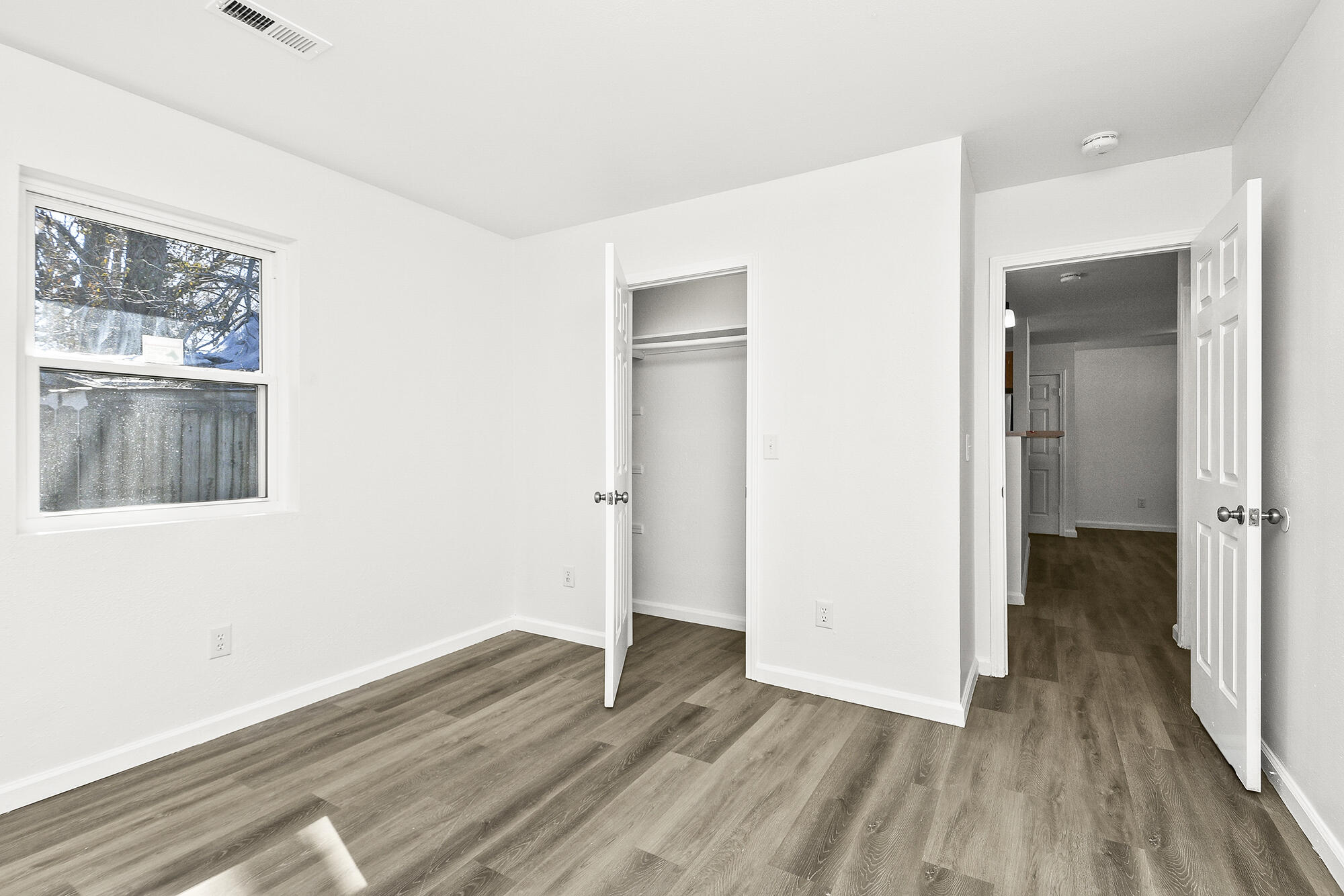 526 North Forest Avenue Property Photo 17