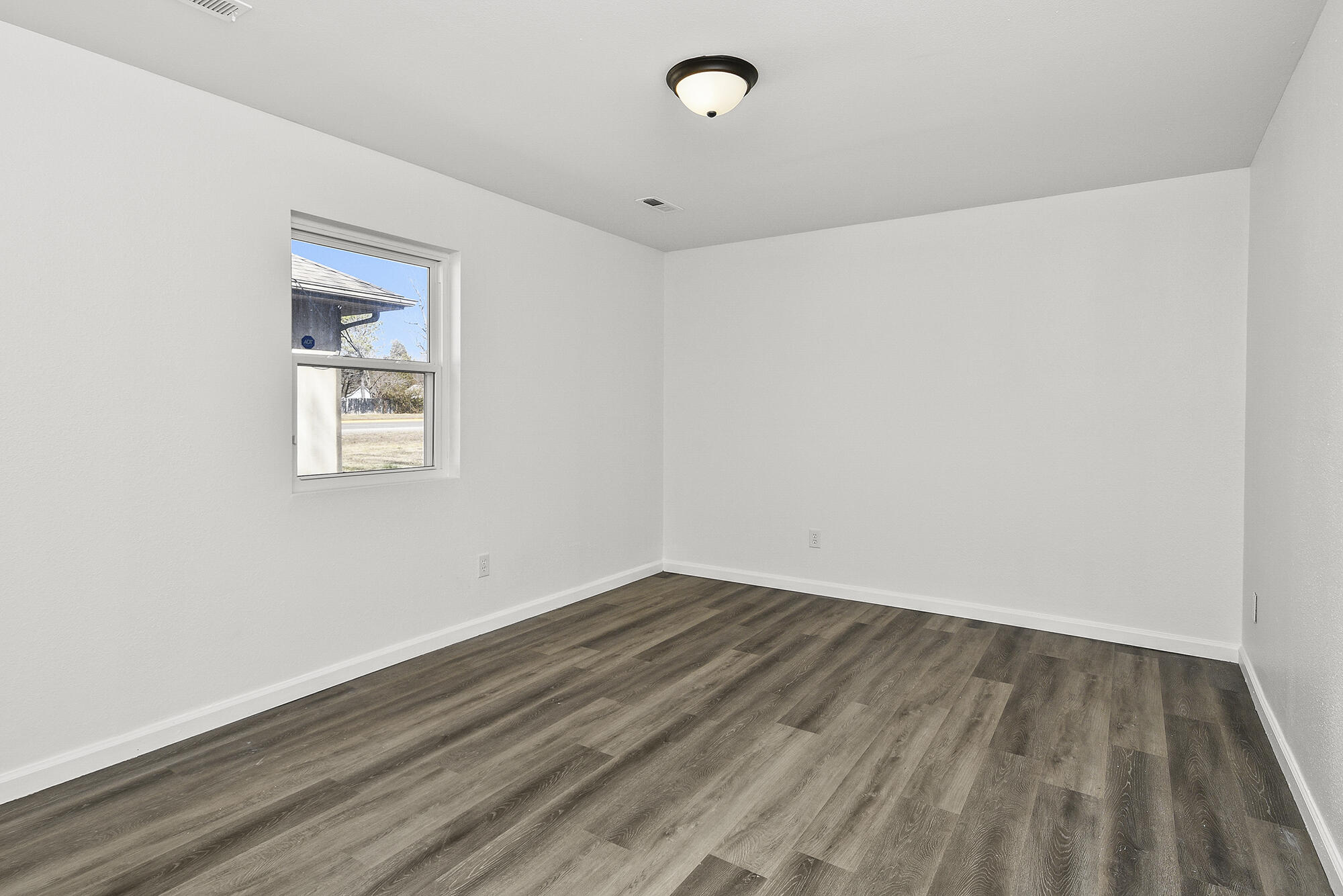 526 North Forest Avenue Property Photo 20
