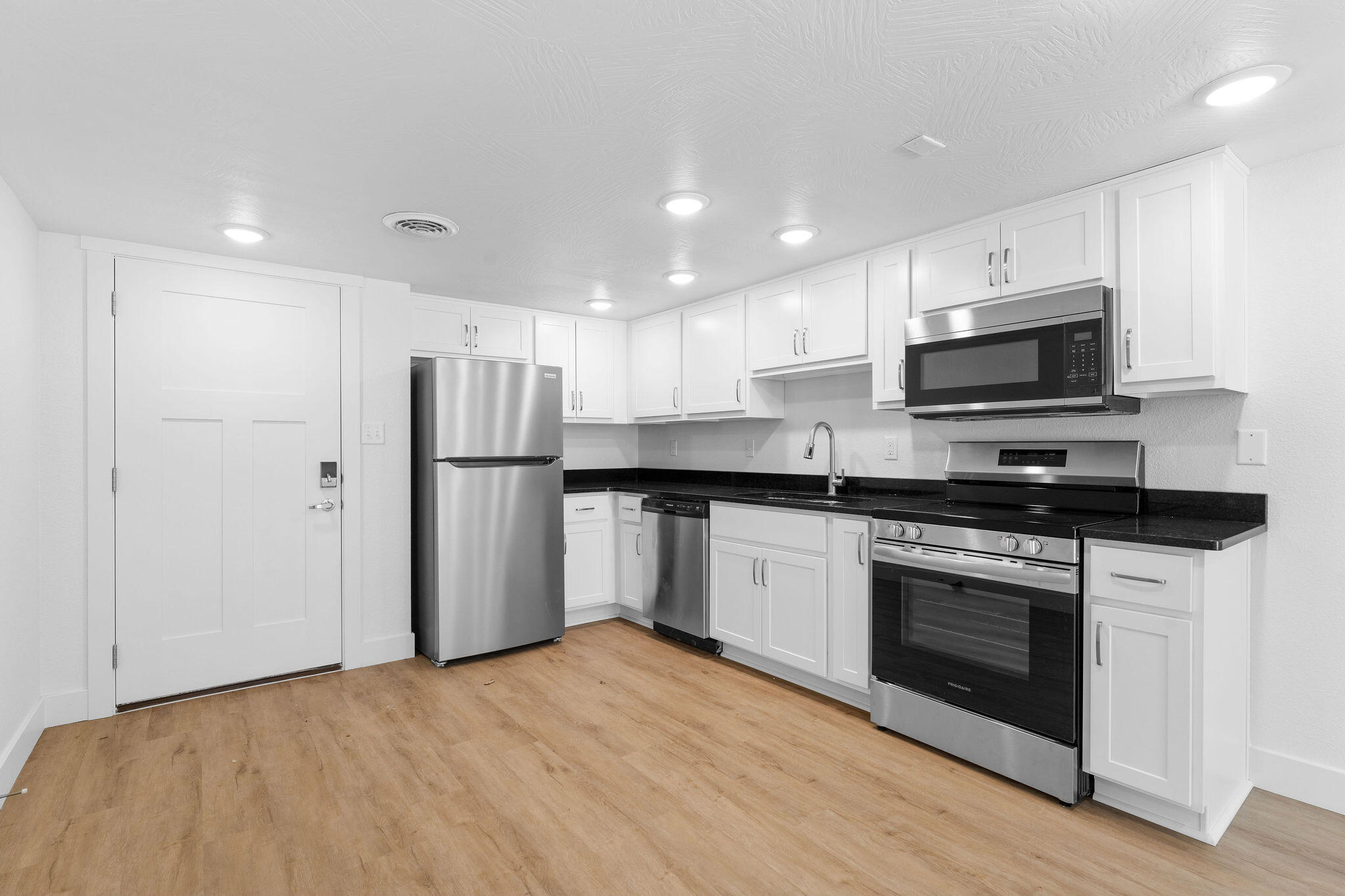 403 Veterans Boulevard Property Photo 5