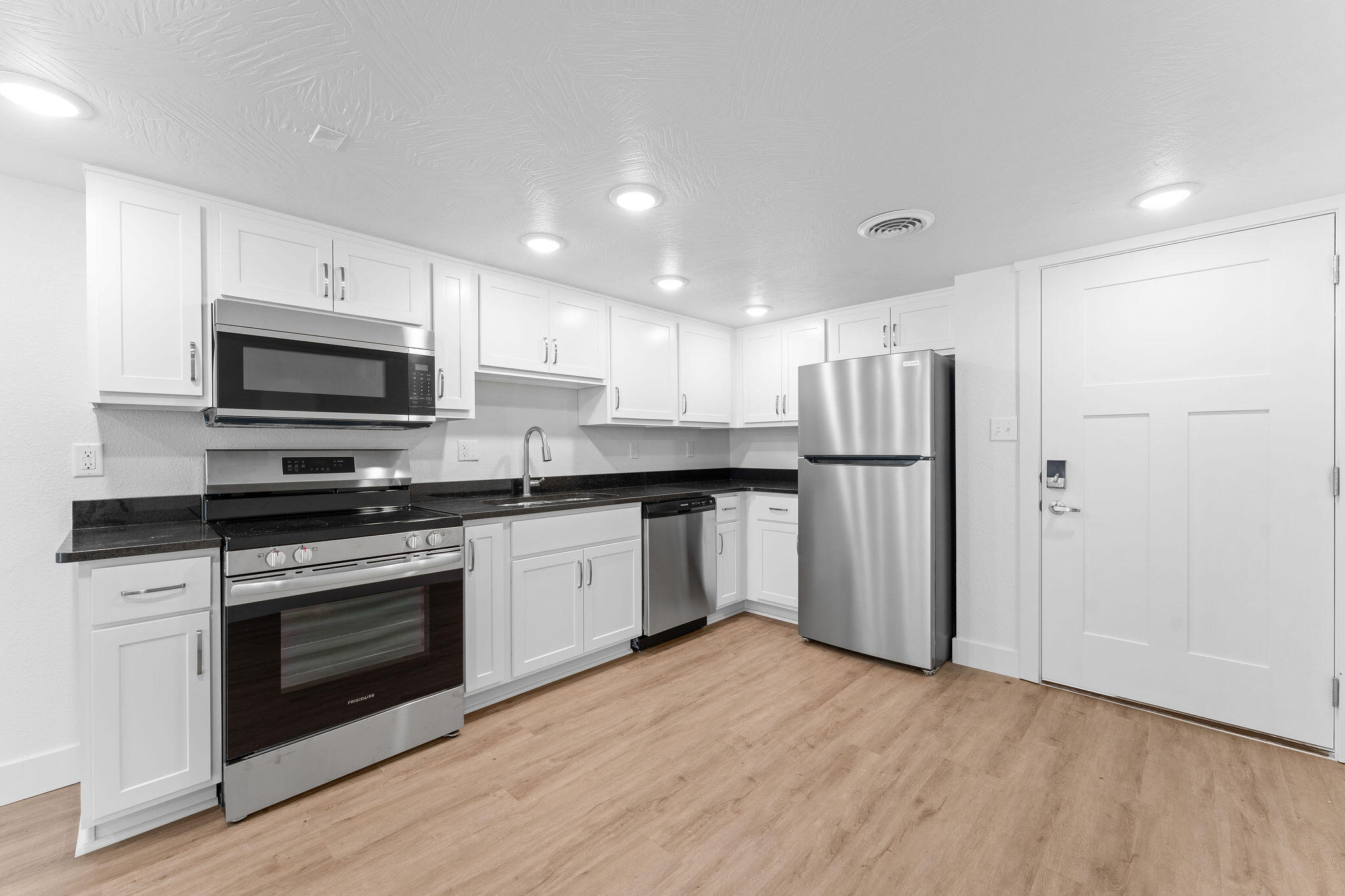 403 Veterans Boulevard Property Photo 6