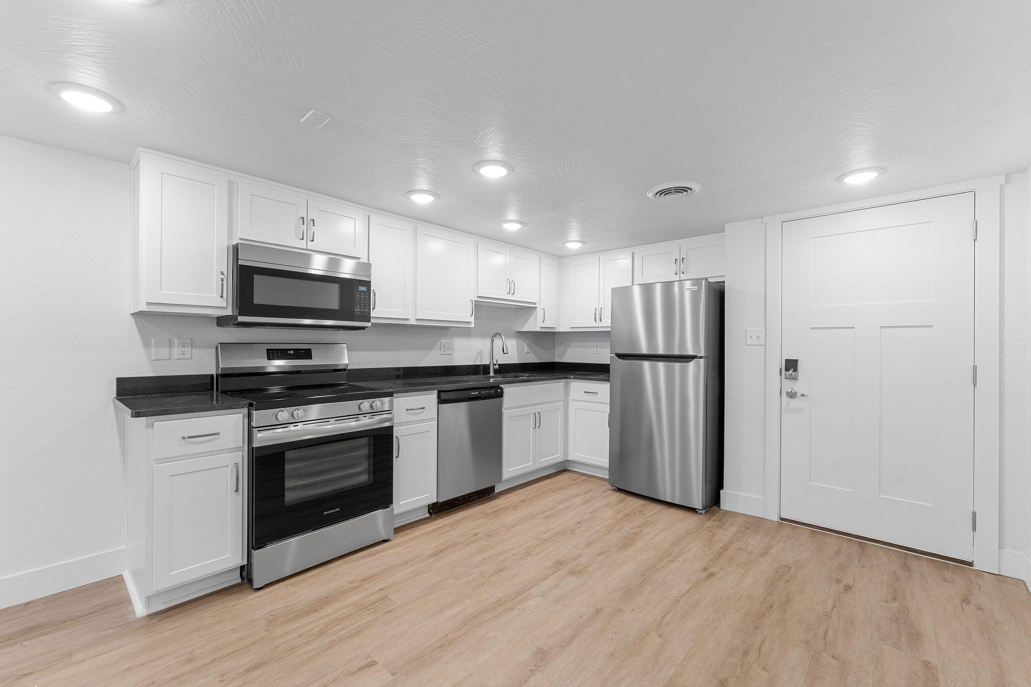 403 Veterans Boulevard Property Photo 5