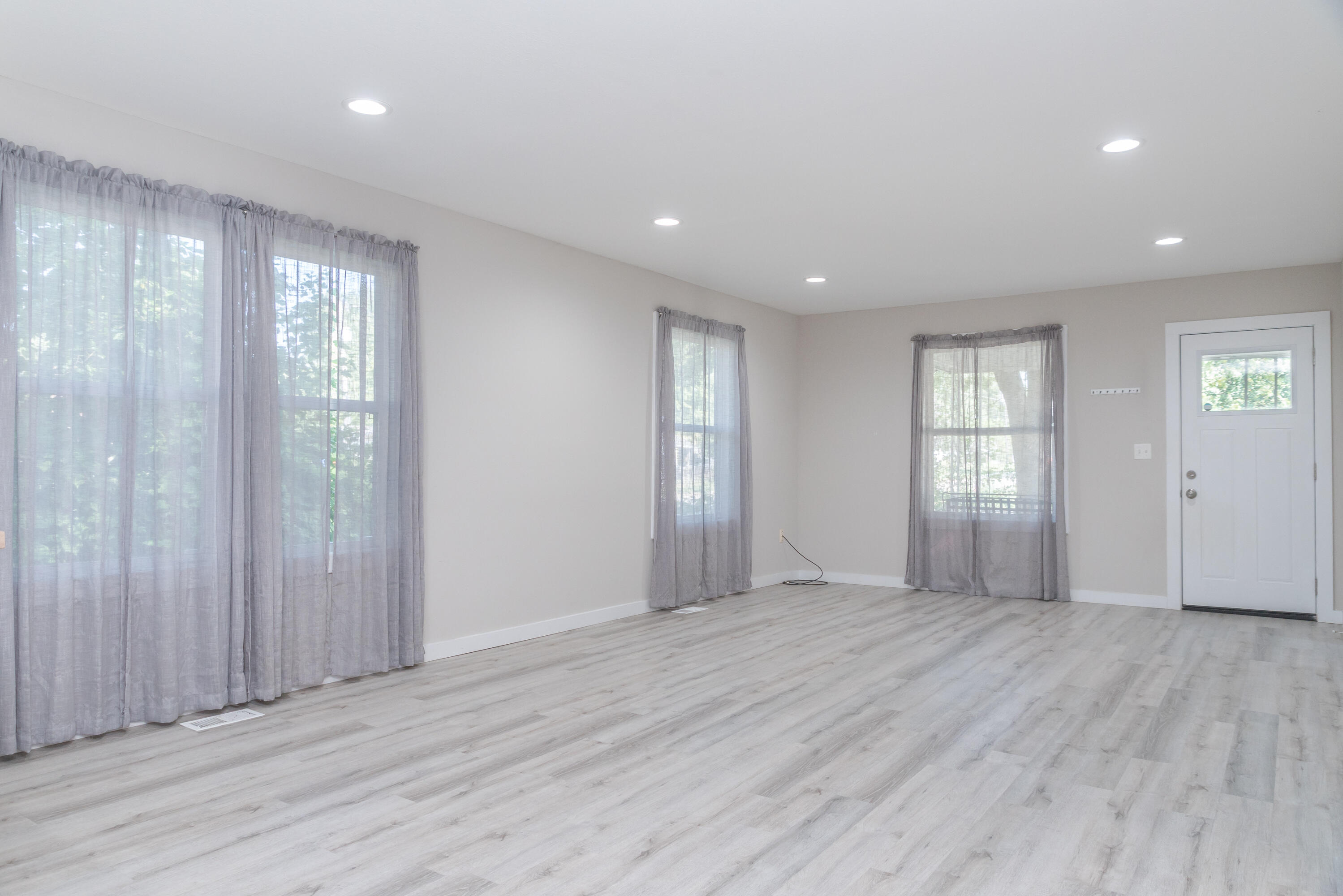 2226 West Mount Vernon Street Property Photo 6