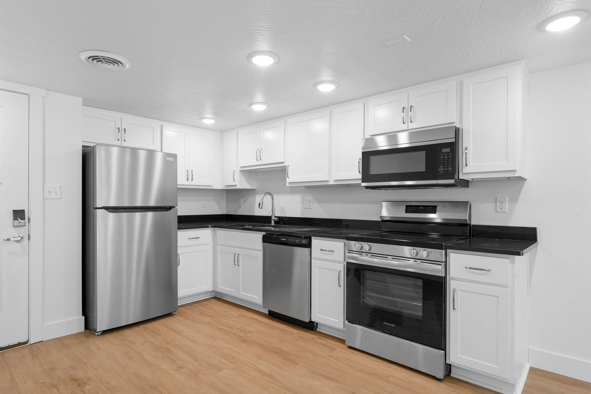 403 Veterans Boulevard Property Photo 6