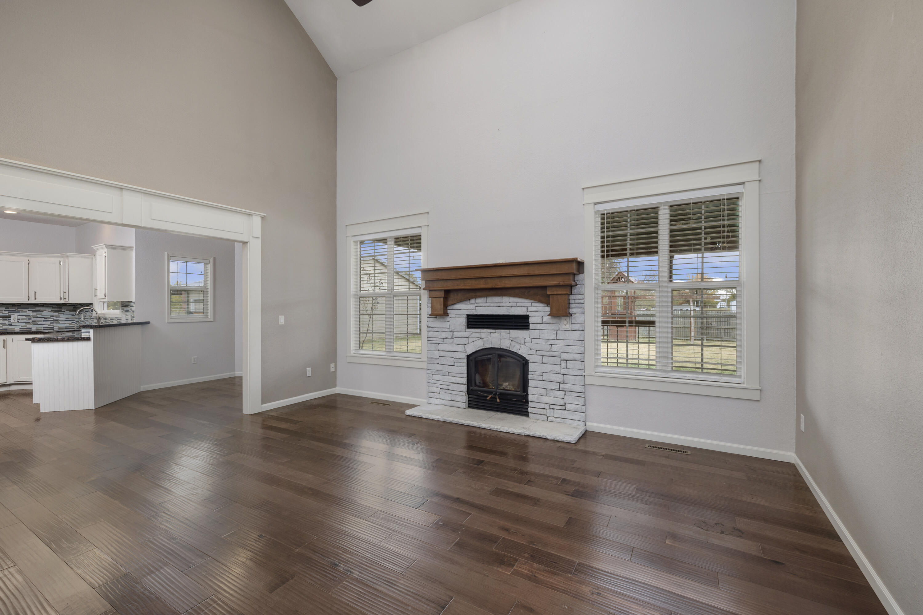1317 West Gooch Road Property Photo 10
