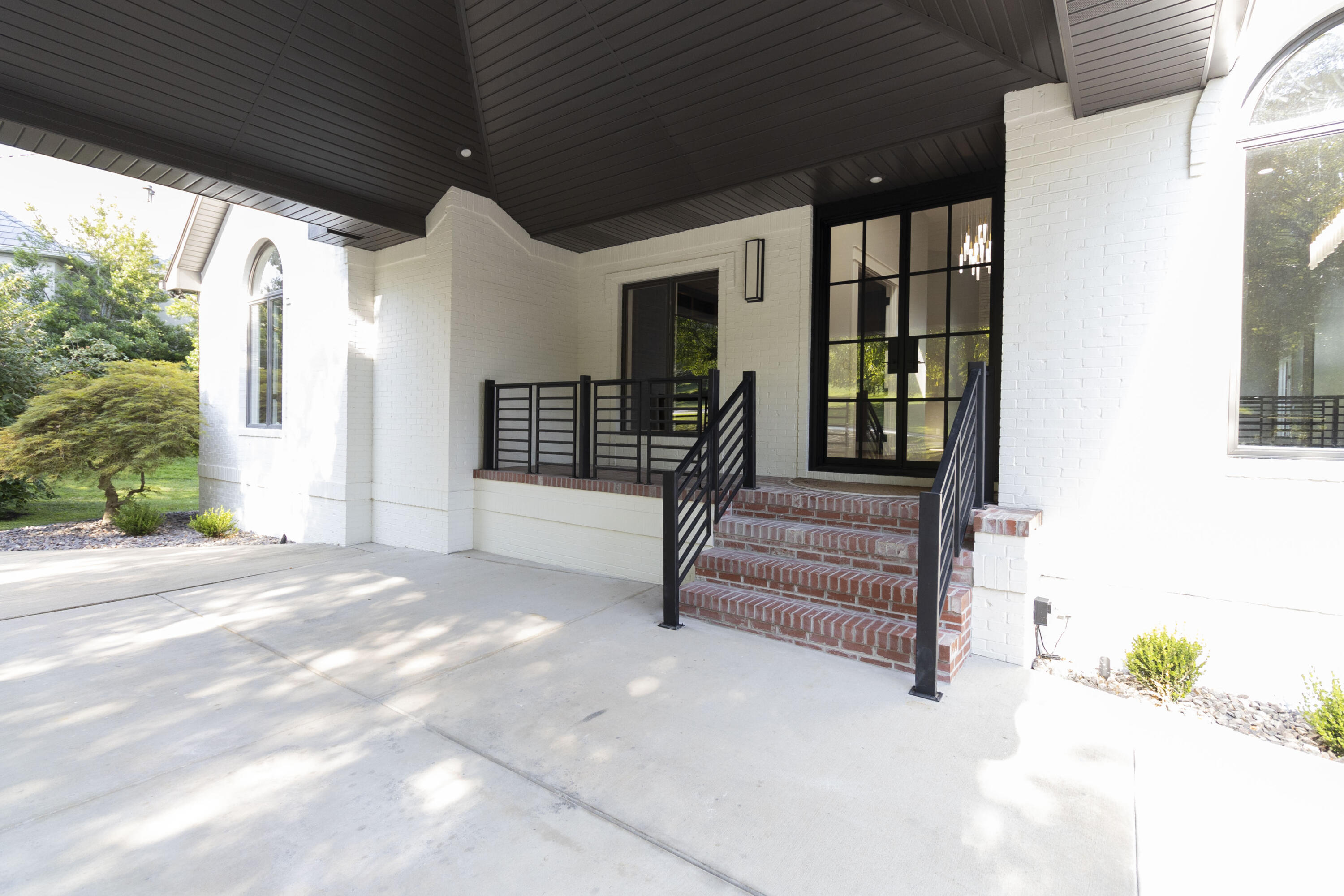 5614 South Castlebay Drive Property Photo 5