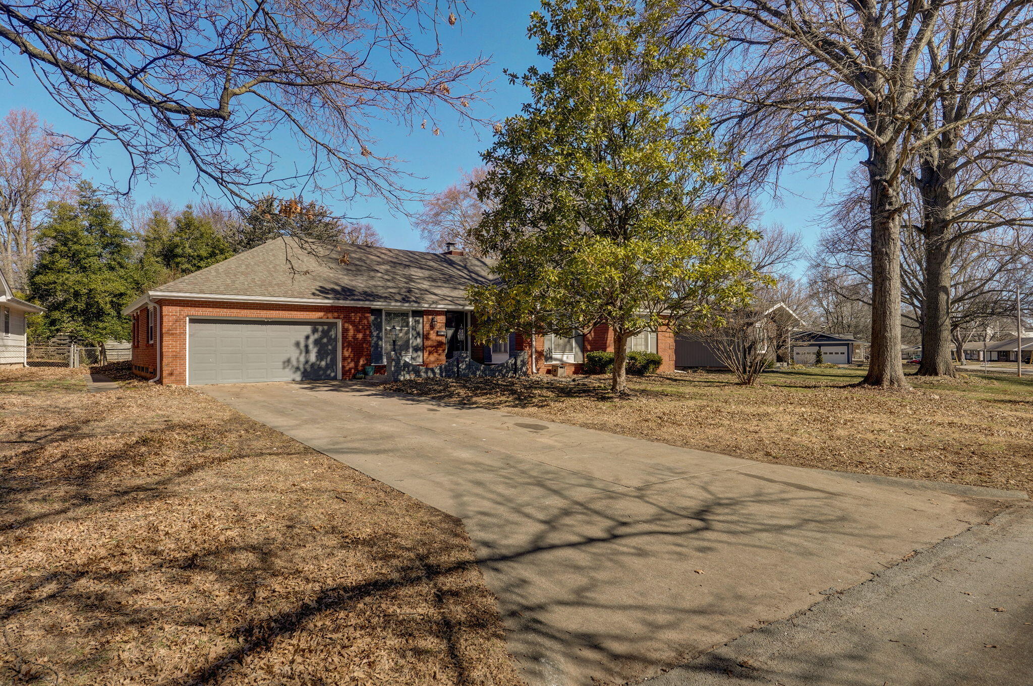 1919 East Meadow Drive Property Photo