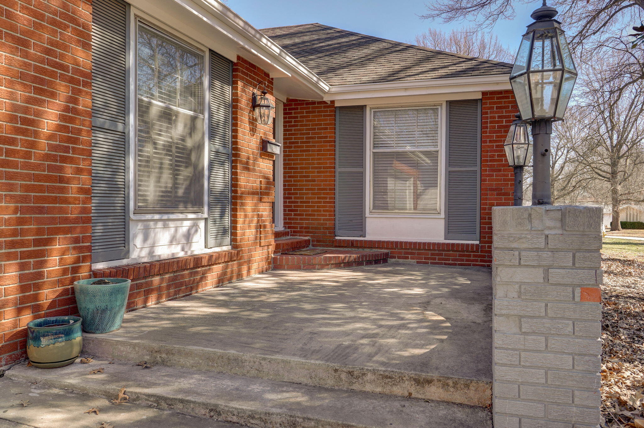 1919 East Meadow Drive Property Photo 2