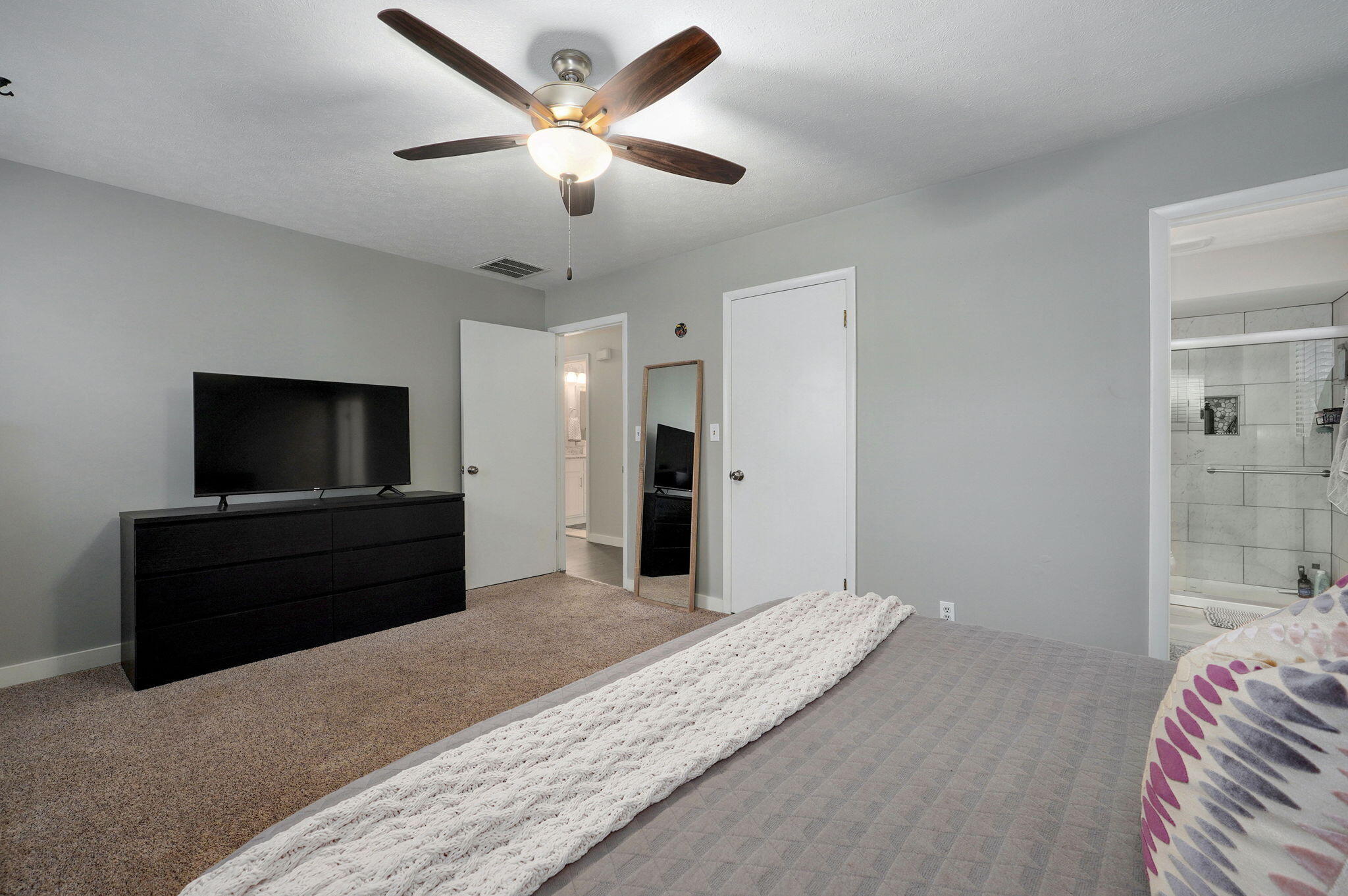 1919 East Meadow Drive Property Photo 22