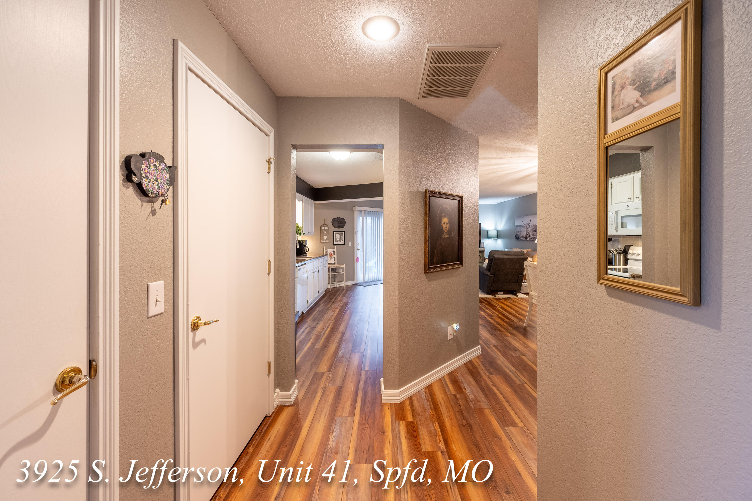 3925 South Jefferson Avenue Property Photo 5