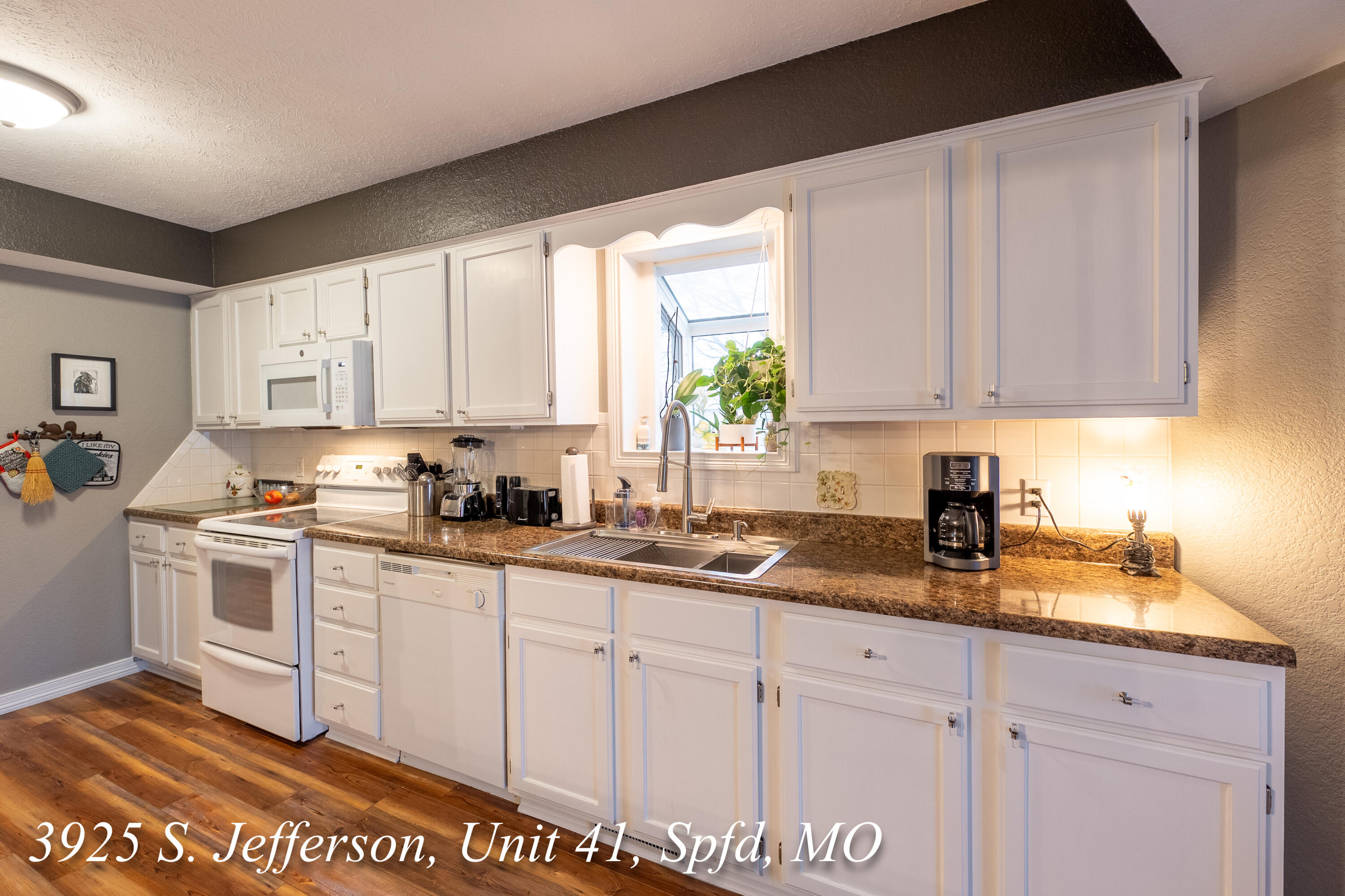 3925 South Jefferson Avenue Property Photo 11