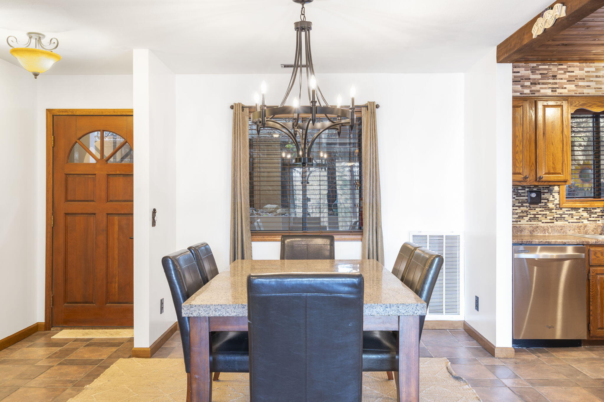 310 Sunset Cove Property Photo 9