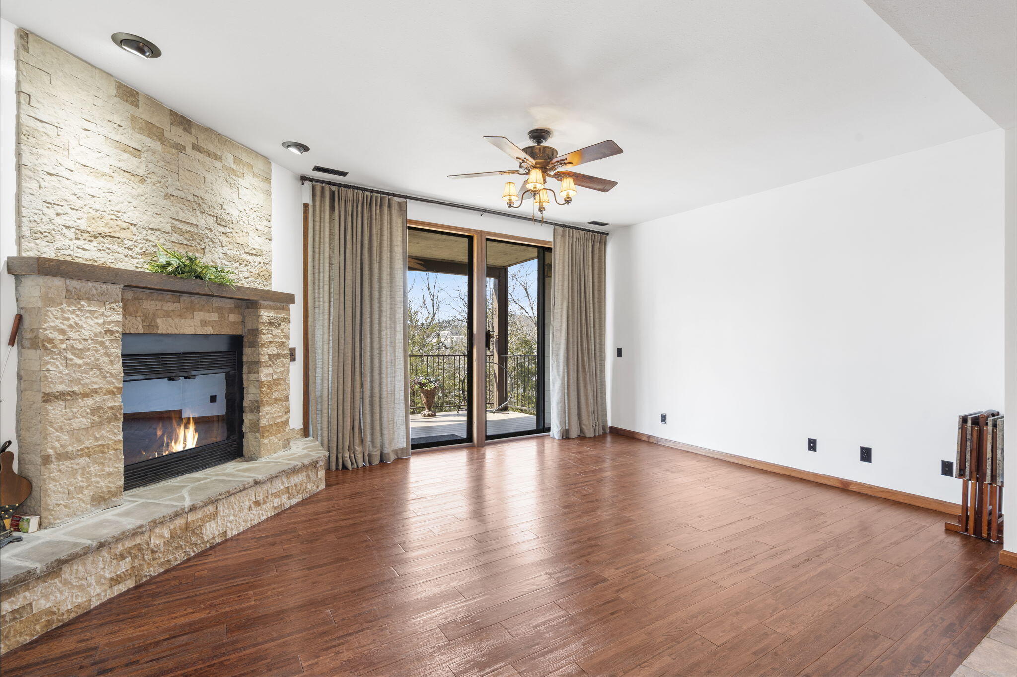 310 Sunset Cove Property Photo 12