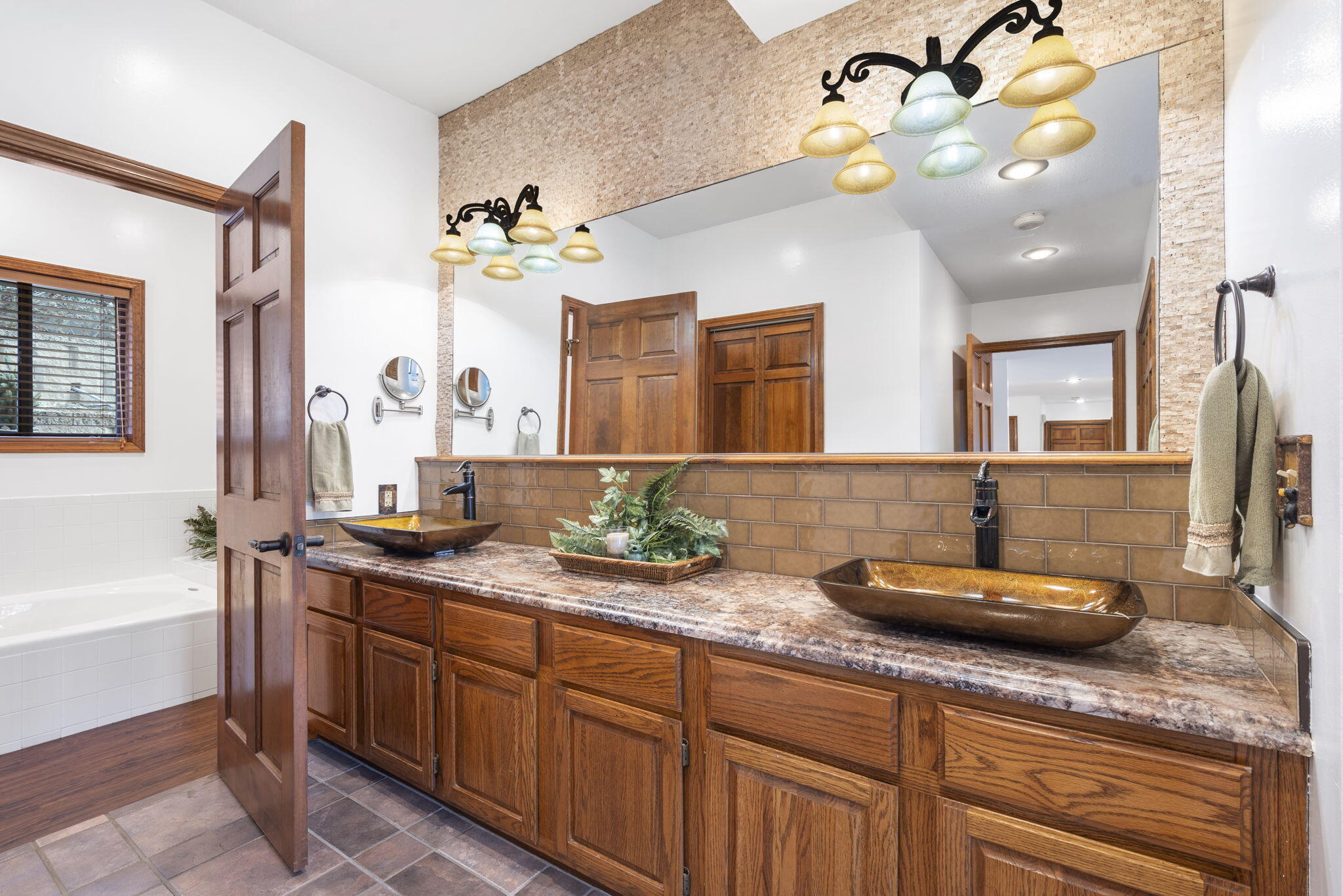 310 Sunset Cove Property Photo 26