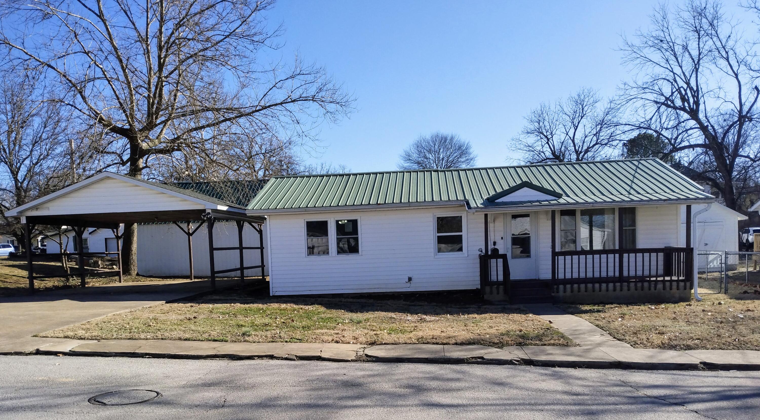 212 West Cherry Street Property Photo