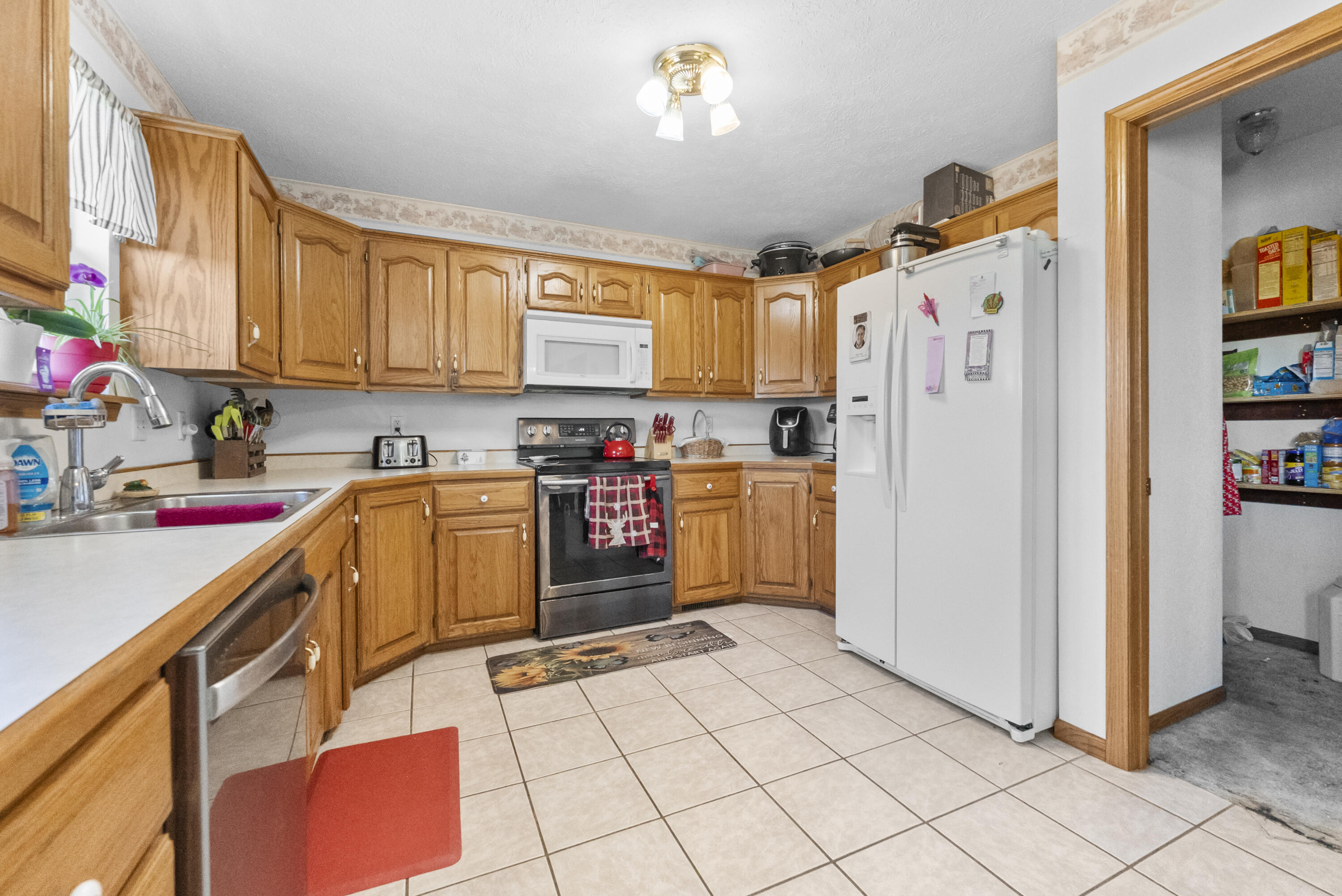 2451 South Hartford Avenue Property Photo 7